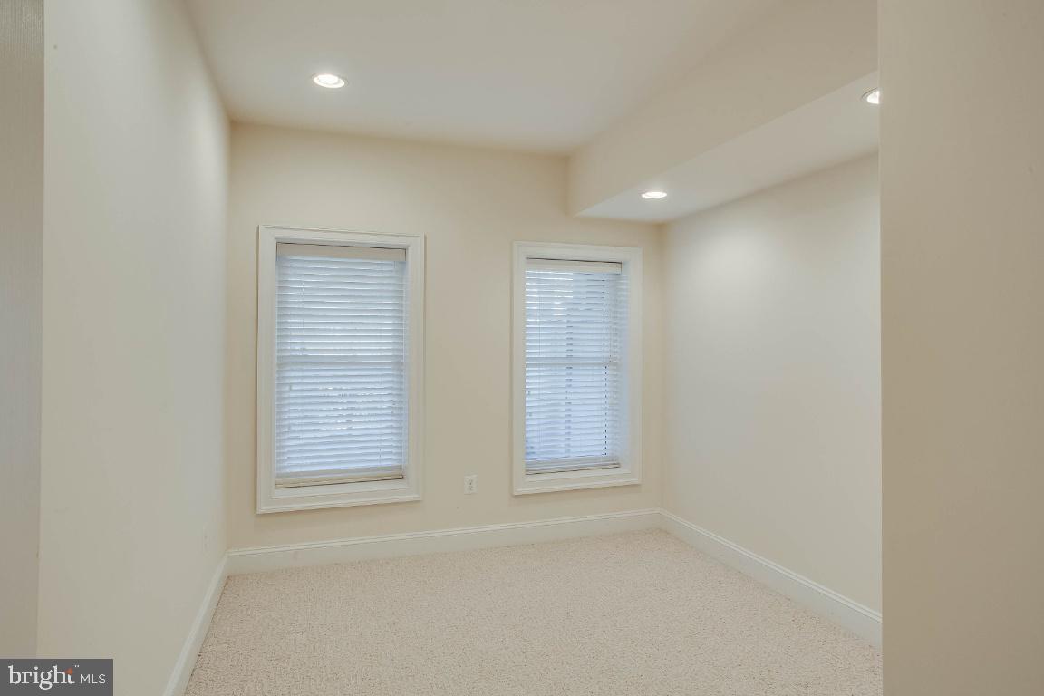 RIVER CREEK - Residential