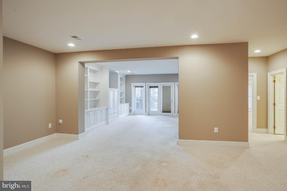 RIVER CREEK - Residential