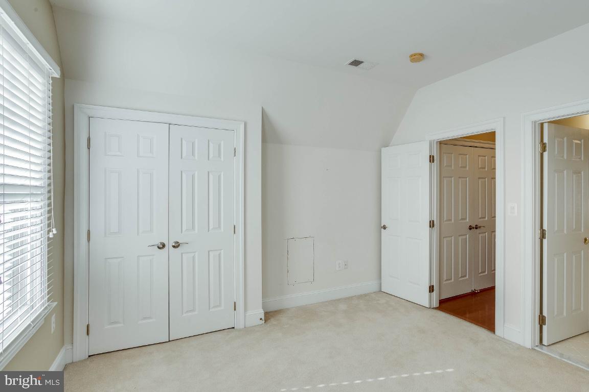 RIVER CREEK - Residential
