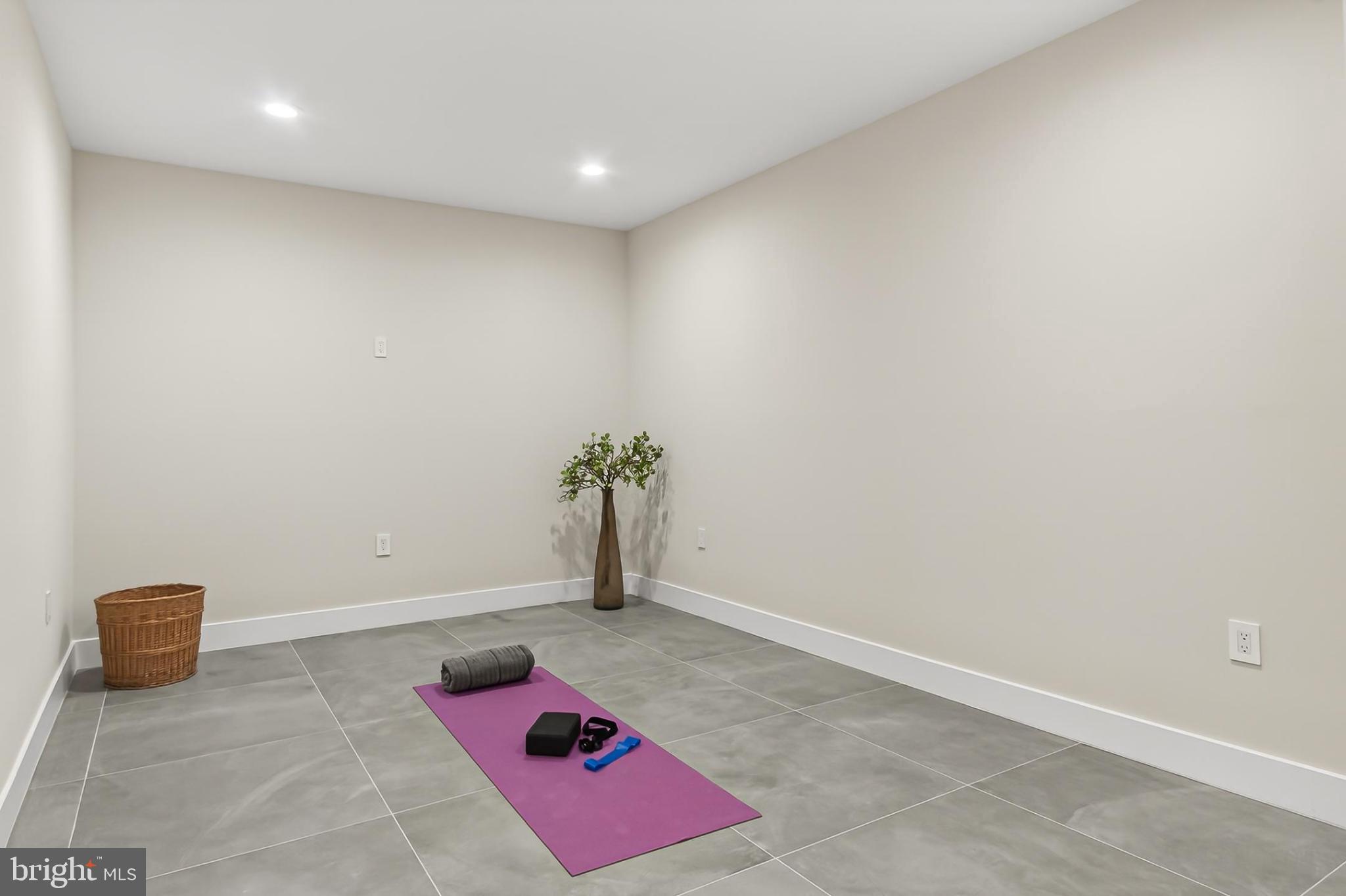 OAKWOOD KNOLLS - Residential