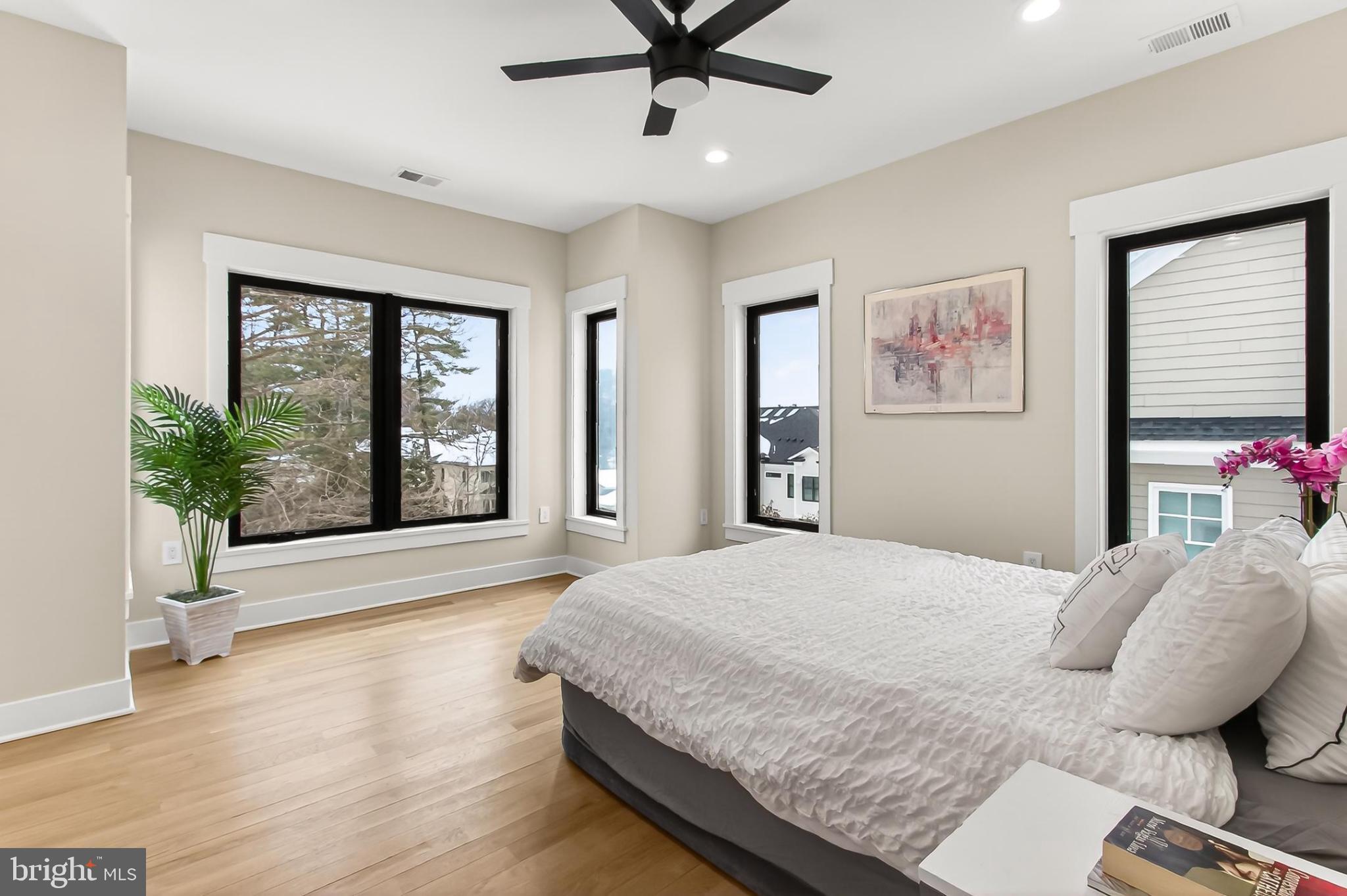 OAKWOOD KNOLLS - Residential