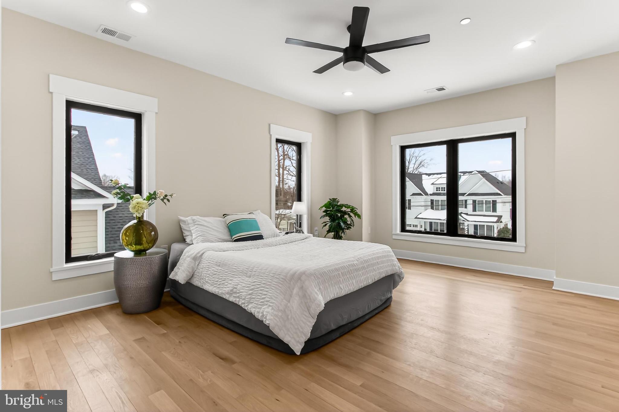 OAKWOOD KNOLLS - Residential