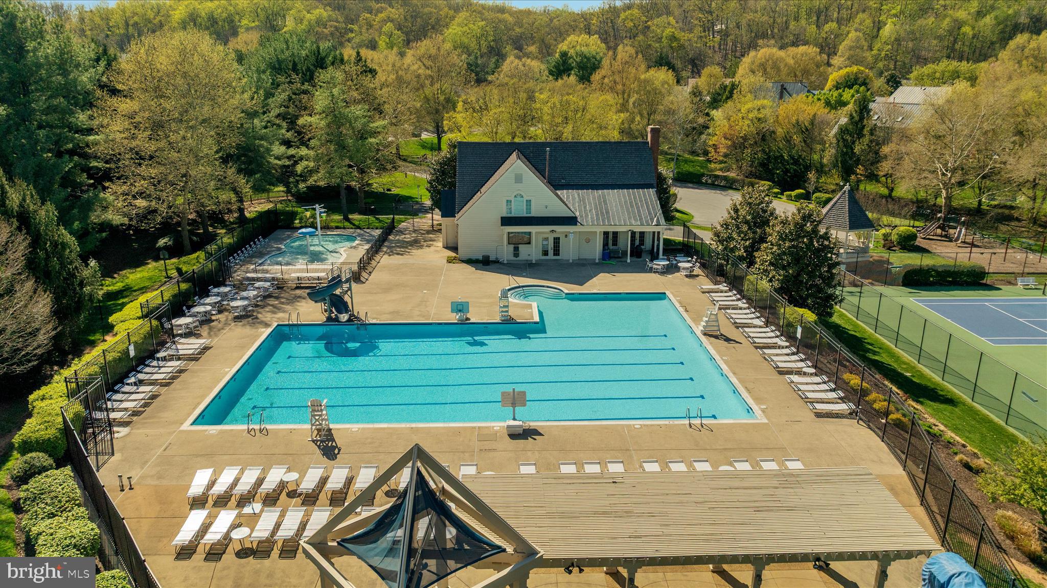 WOODLEA MANOR - Residential