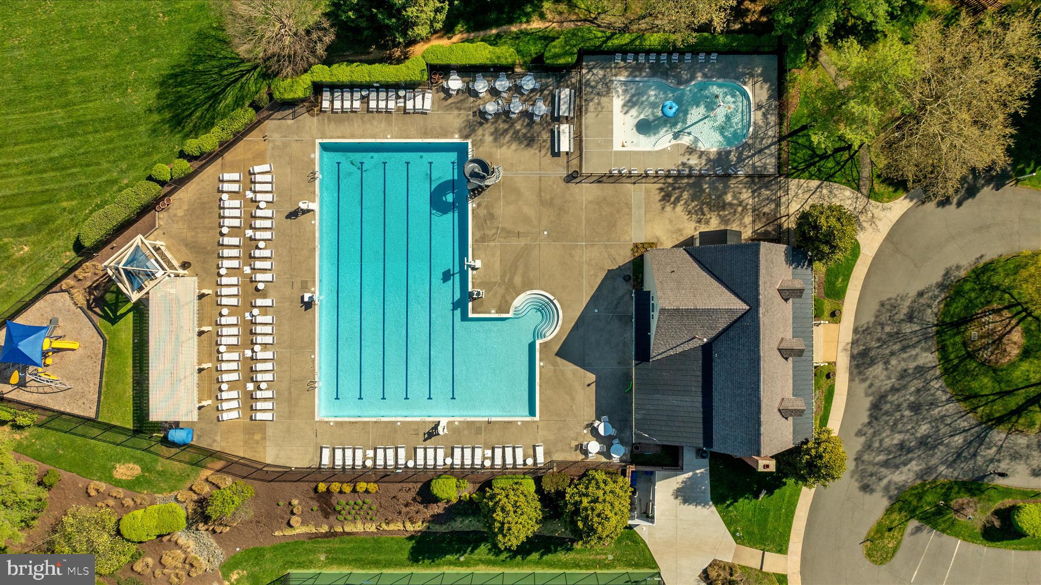 WOODLEA MANOR - Residential