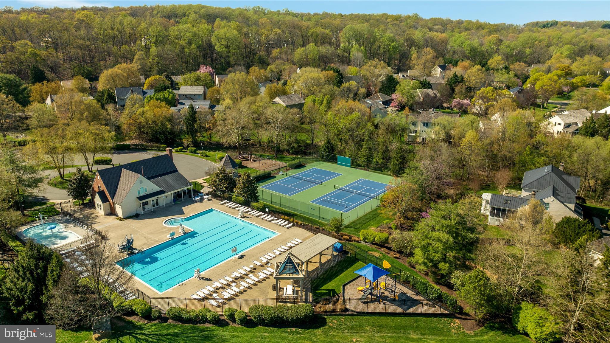 WOODLEA MANOR - Residential