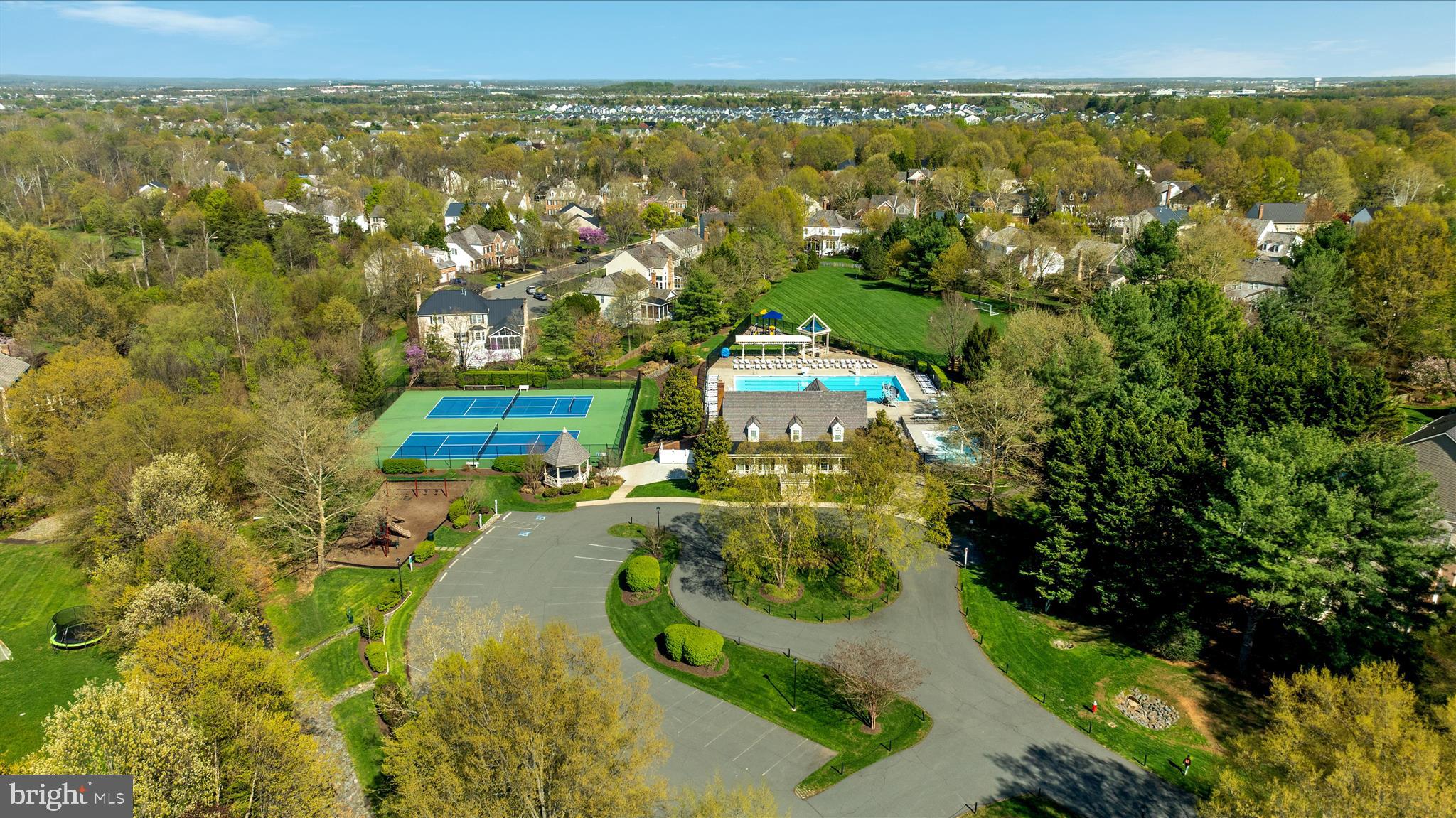 WOODLEA MANOR - Residential