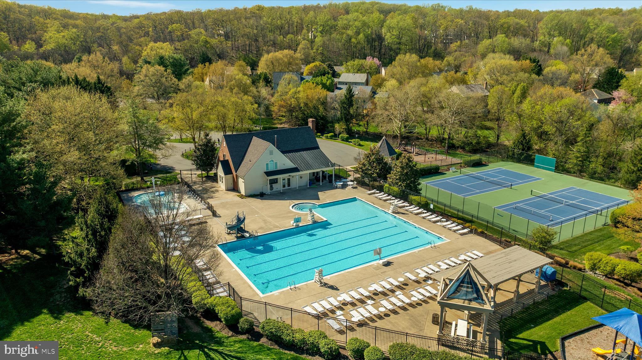 WOODLEA MANOR - Residential