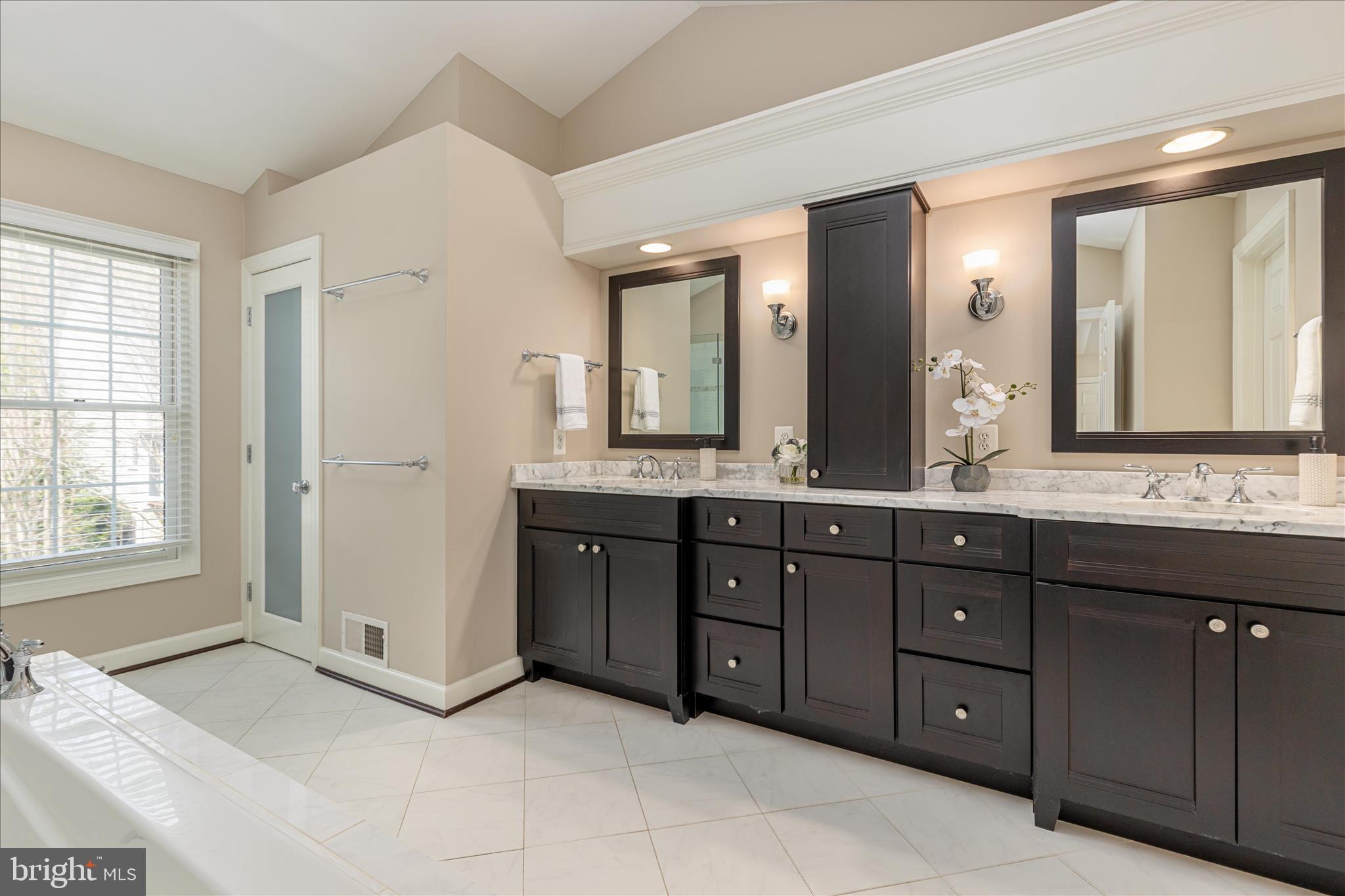 WOODLEA MANOR - Residential