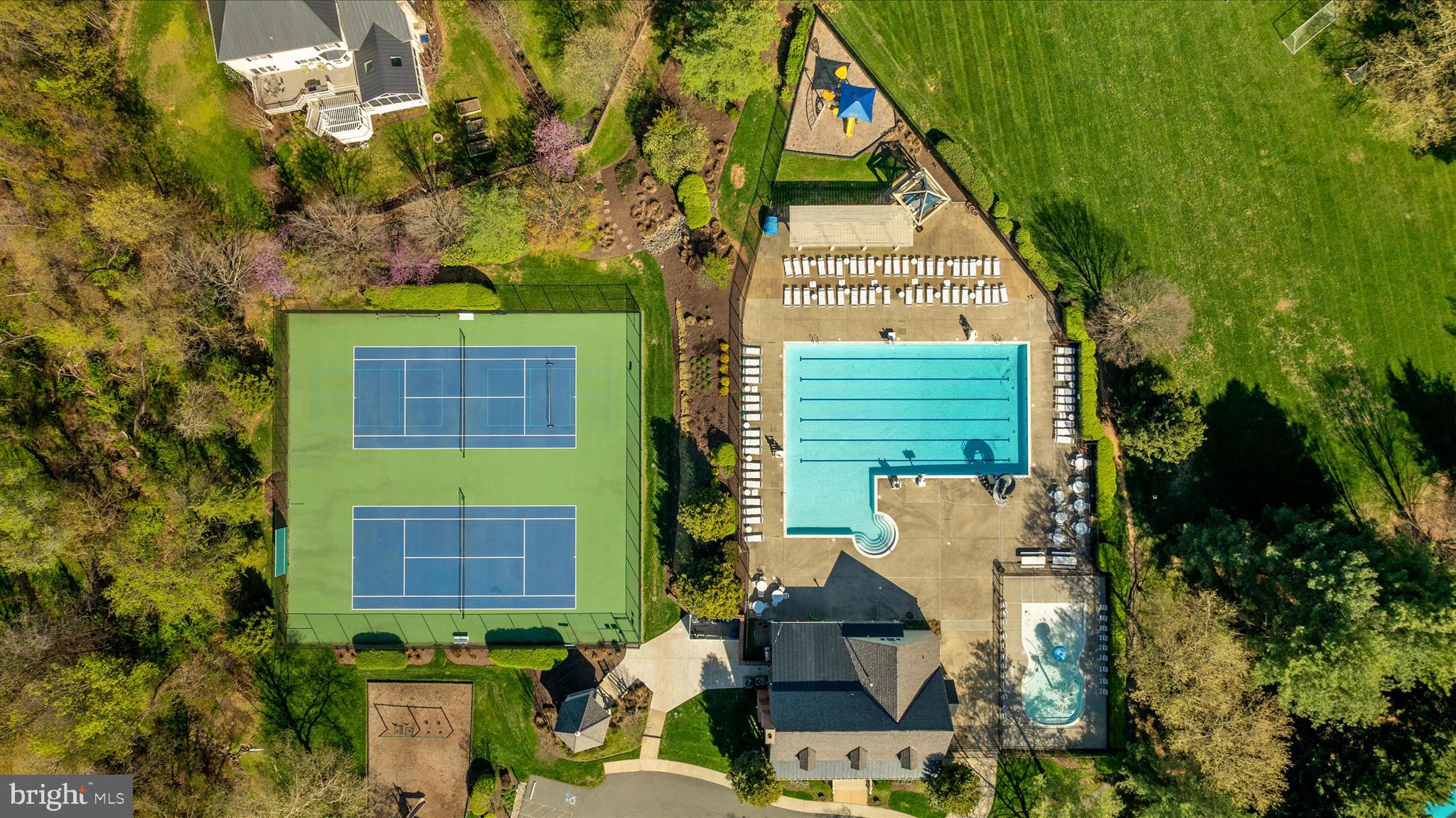 WOODLEA MANOR - Residential