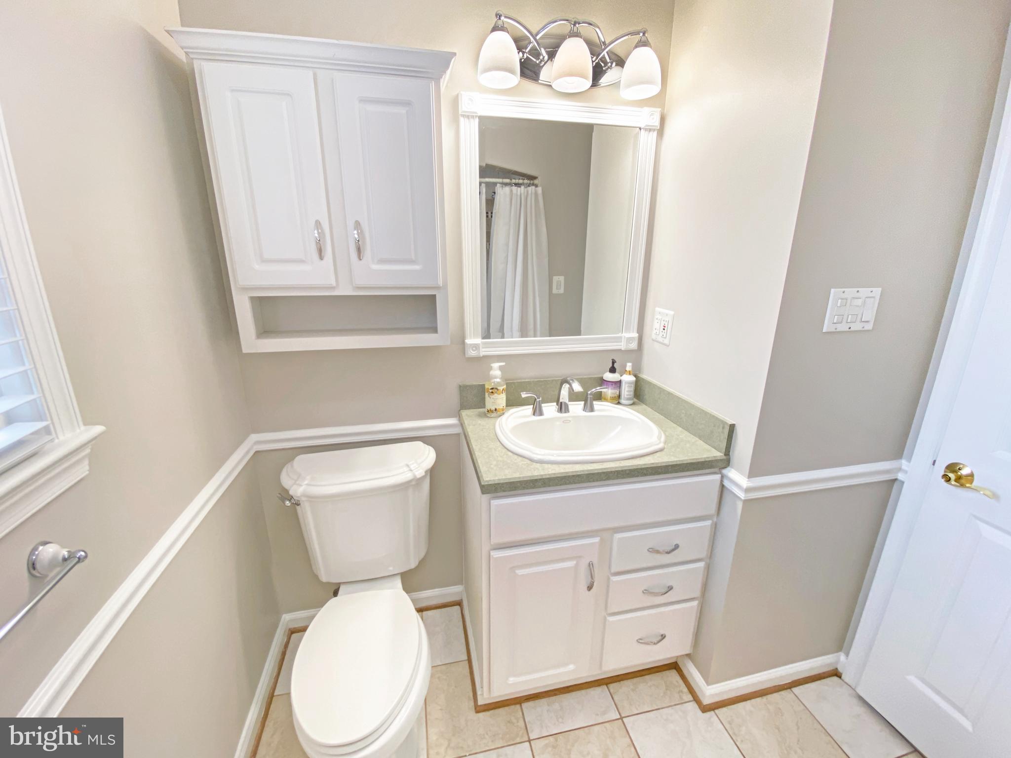 COUNTRY CLUB MANOR - Residential