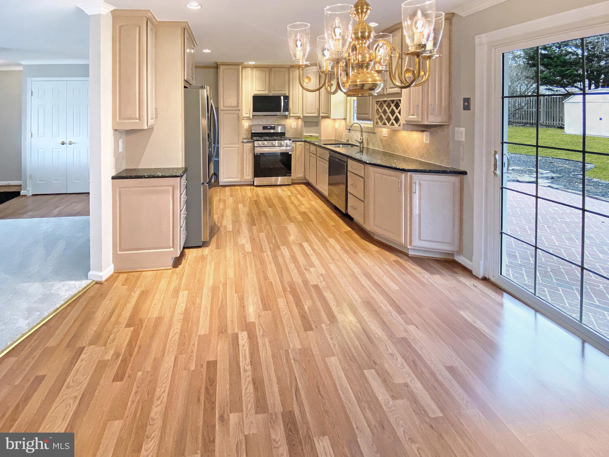 COUNTRY CLUB MANOR - Residential