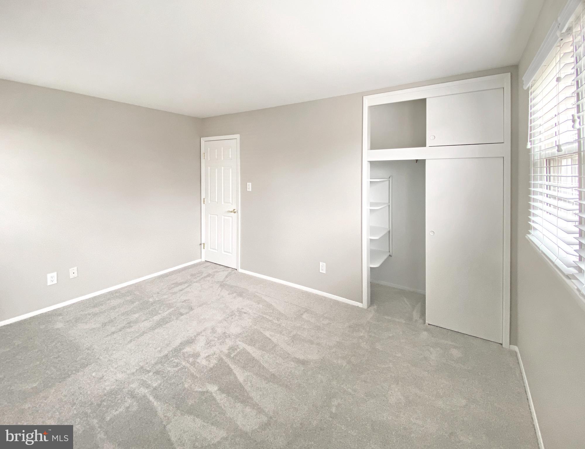 COUNTRY CLUB MANOR - Residential