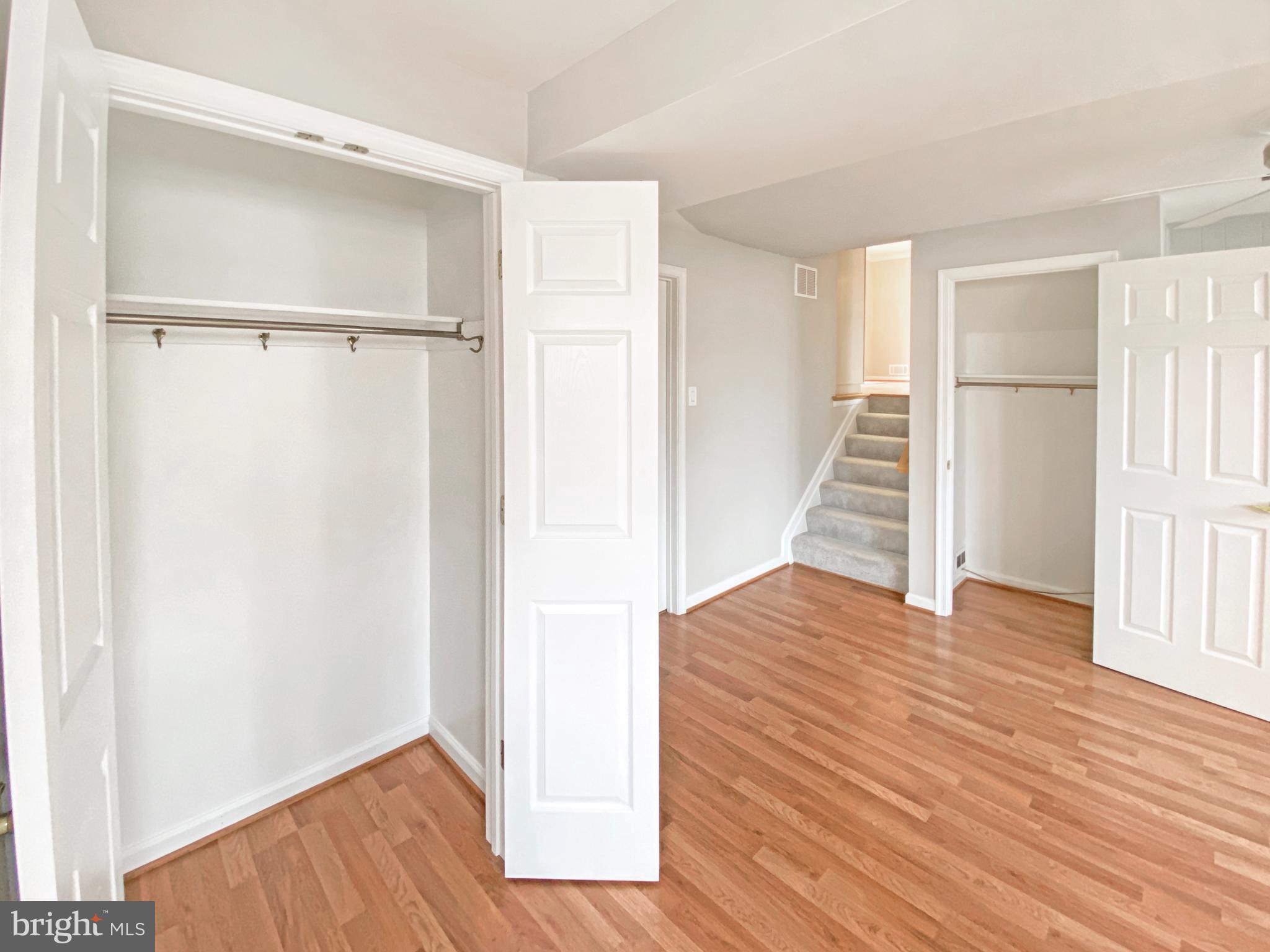 COUNTRY CLUB MANOR - Residential