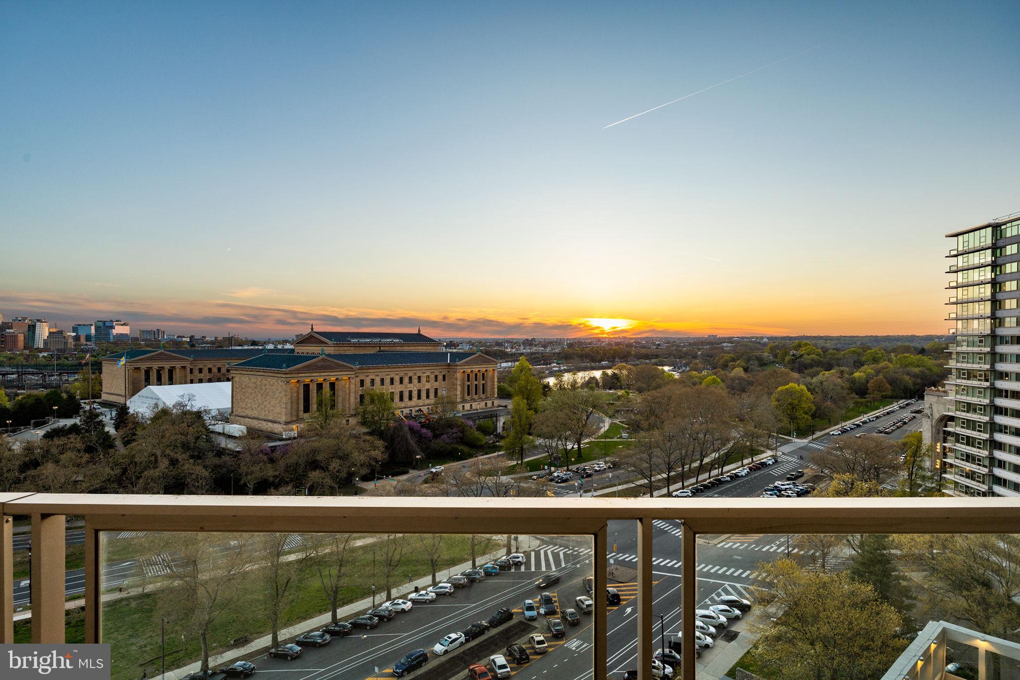 ART MUSEUM AREA - Residential