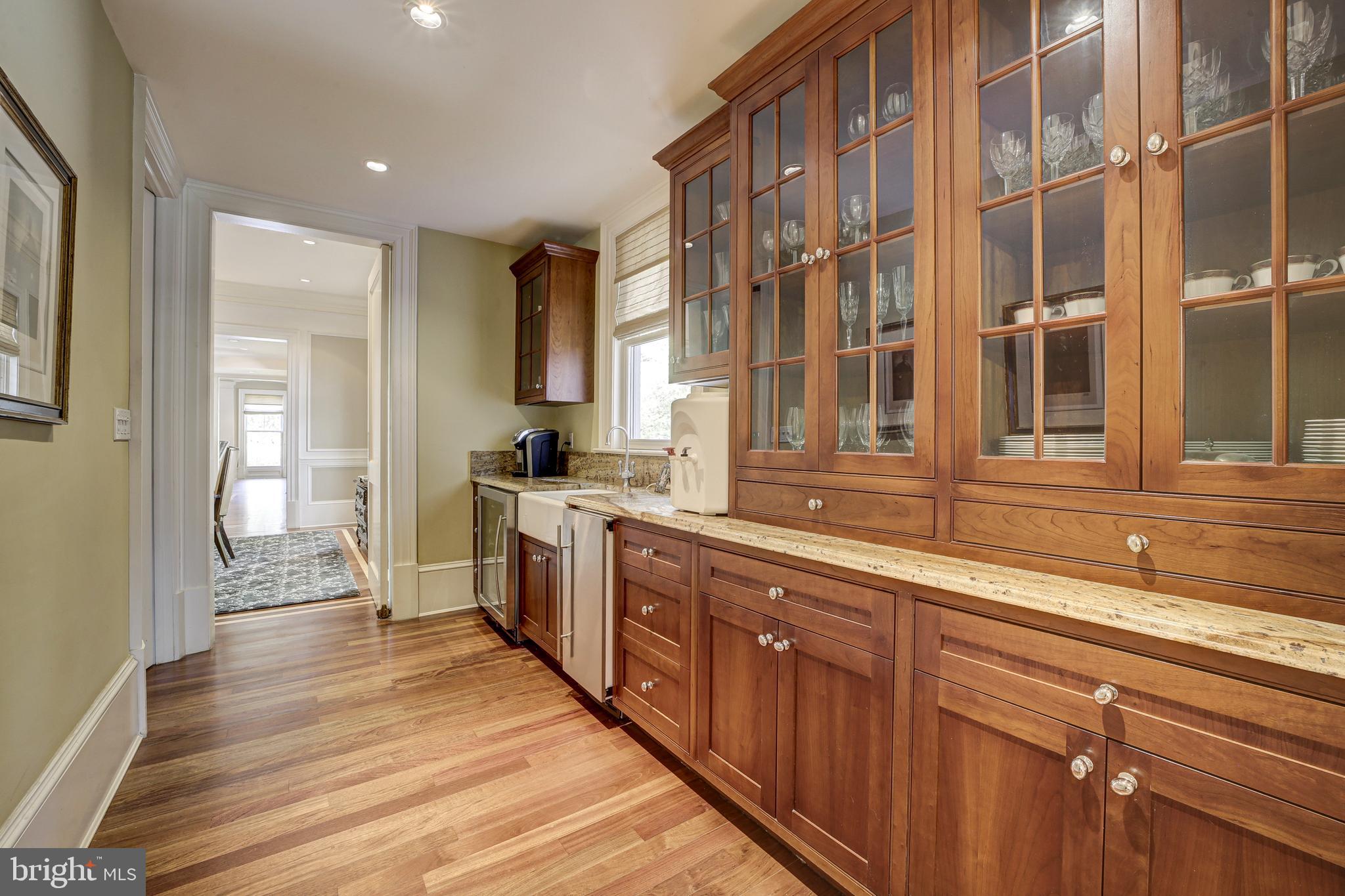 POTOMAC OUTSIDE - Residential