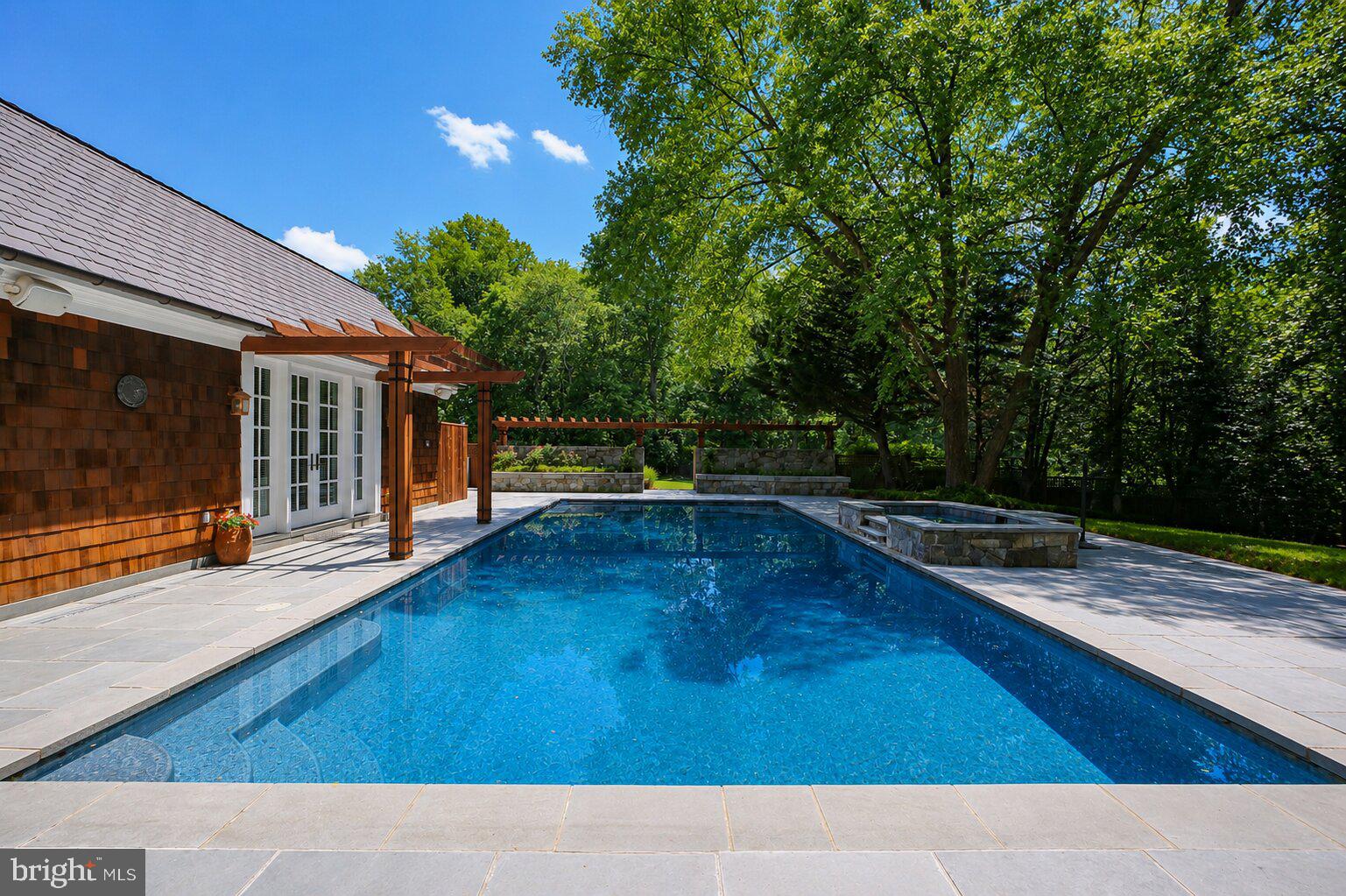 POTOMAC OUTSIDE - Residential