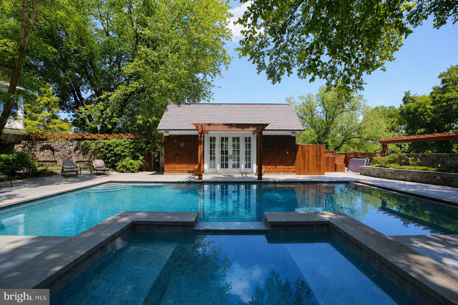 POTOMAC OUTSIDE - Residential