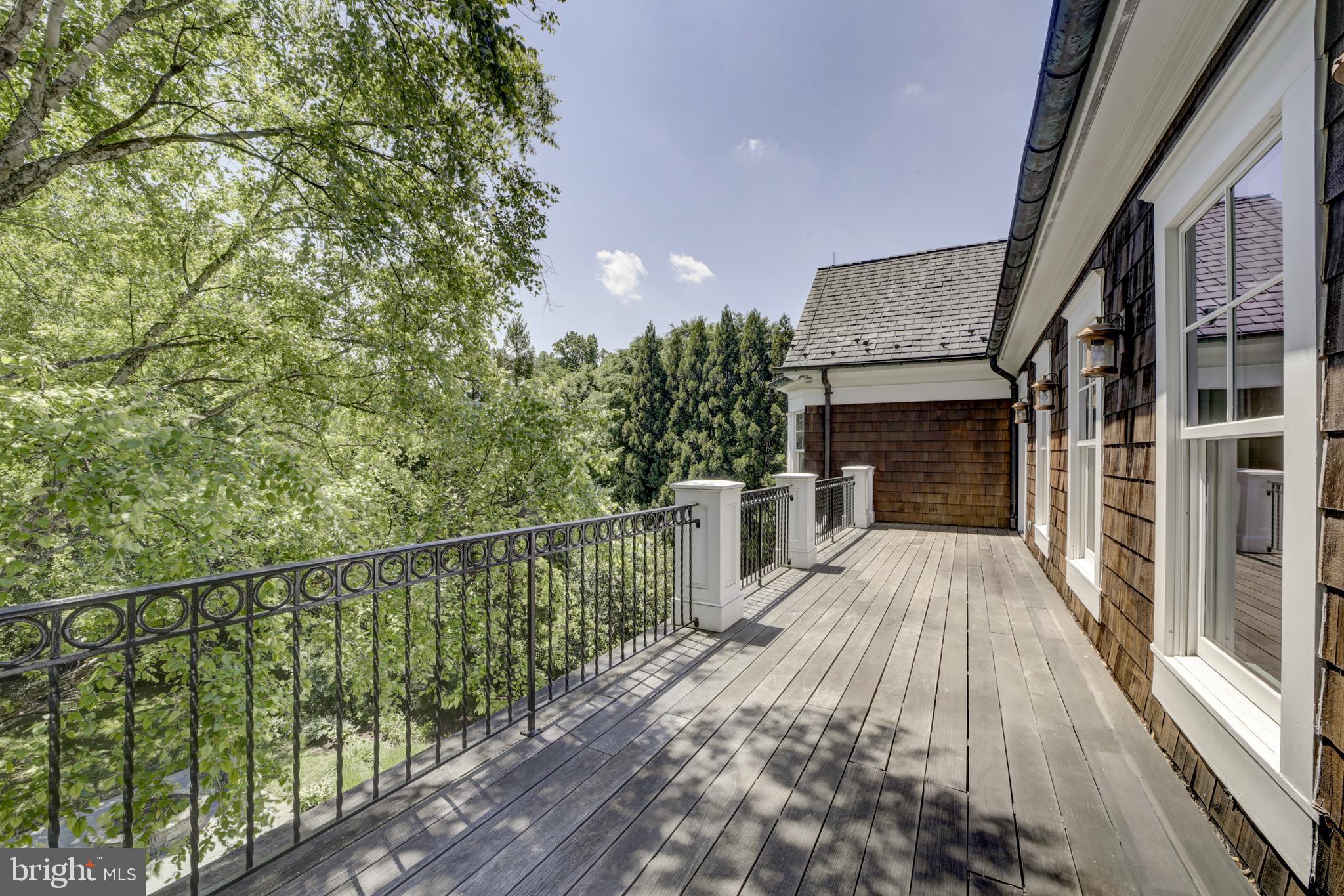 POTOMAC OUTSIDE - Residential