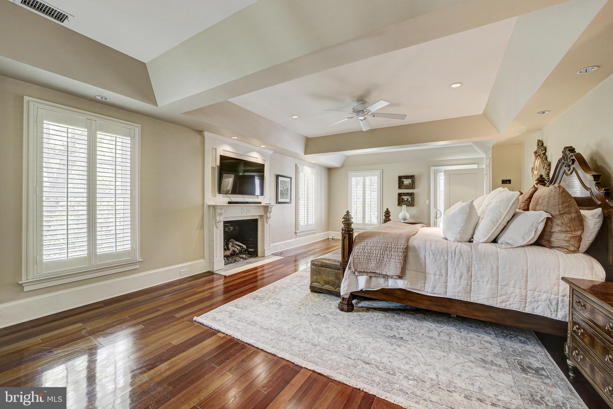 POTOMAC OUTSIDE - Residential