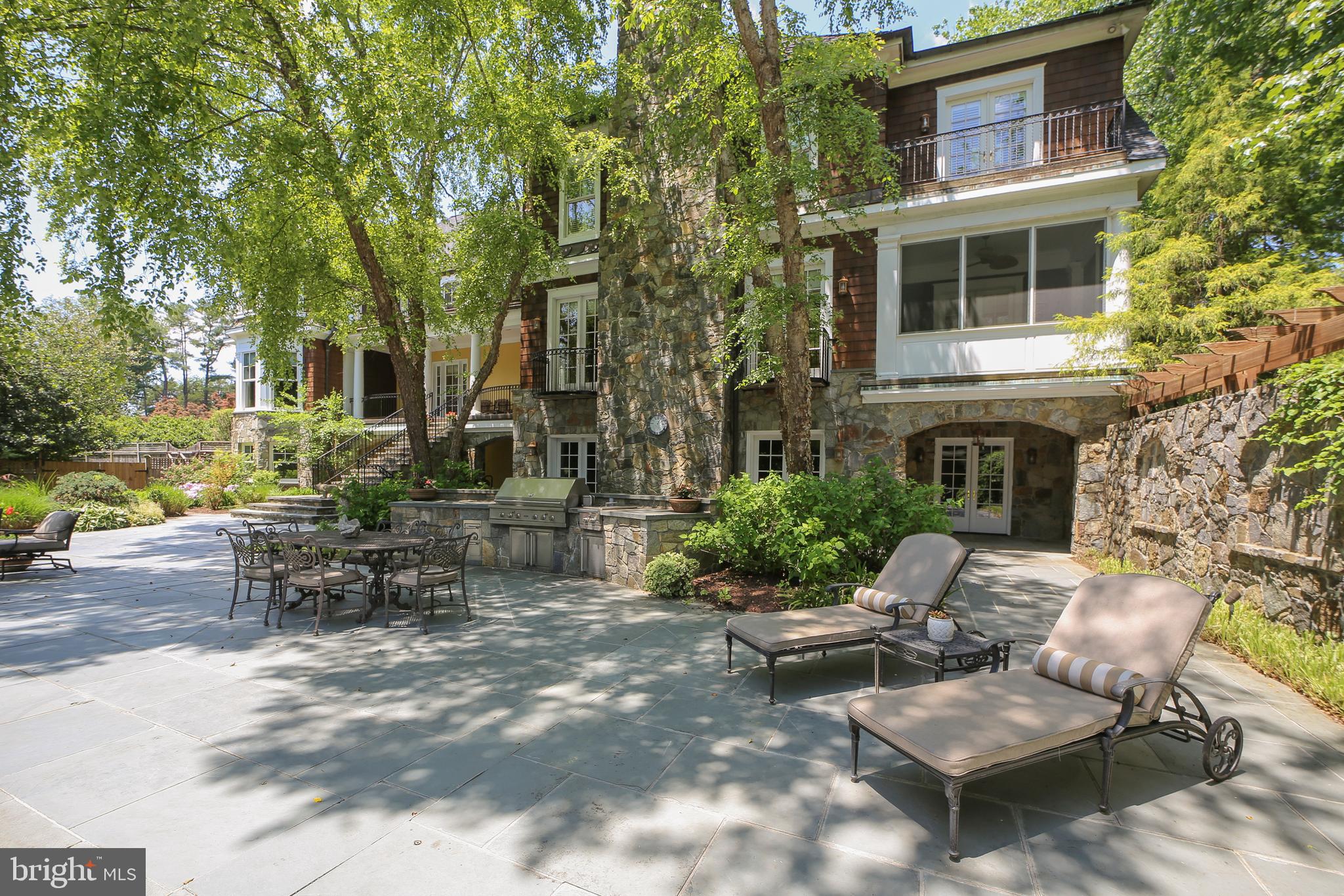 POTOMAC OUTSIDE - Residential