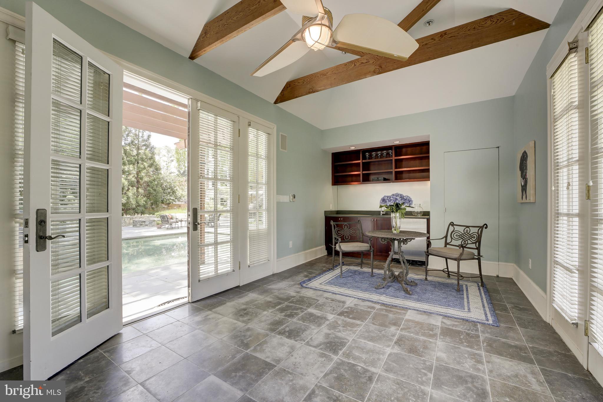 POTOMAC OUTSIDE - Residential