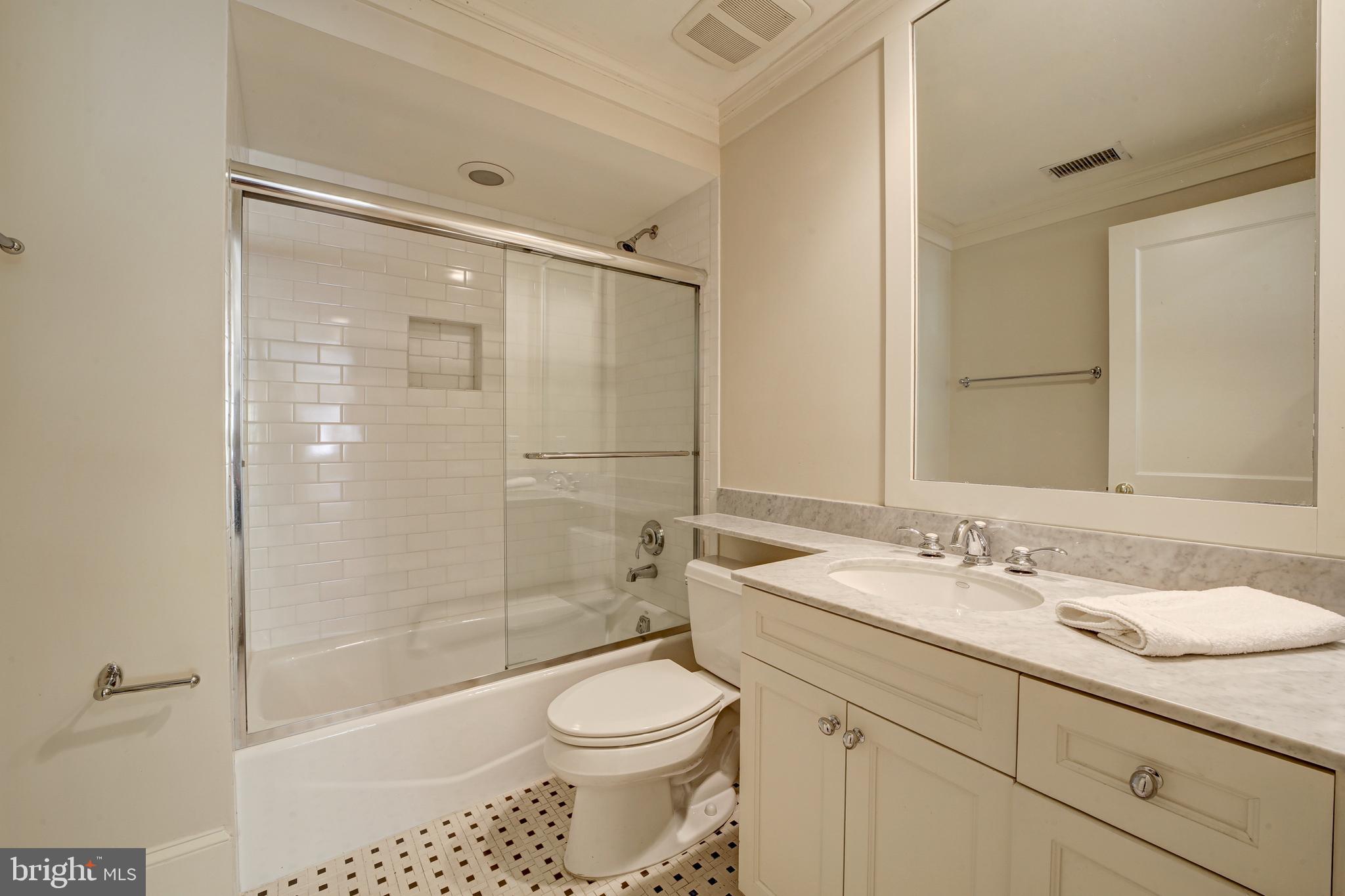 POTOMAC OUTSIDE - Residential