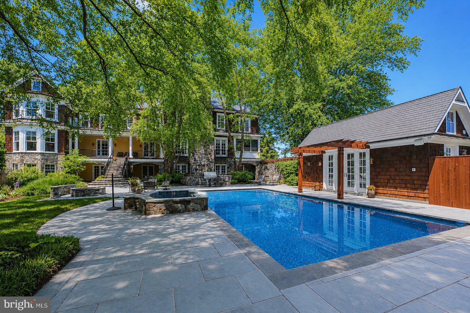 POTOMAC OUTSIDE - Residential