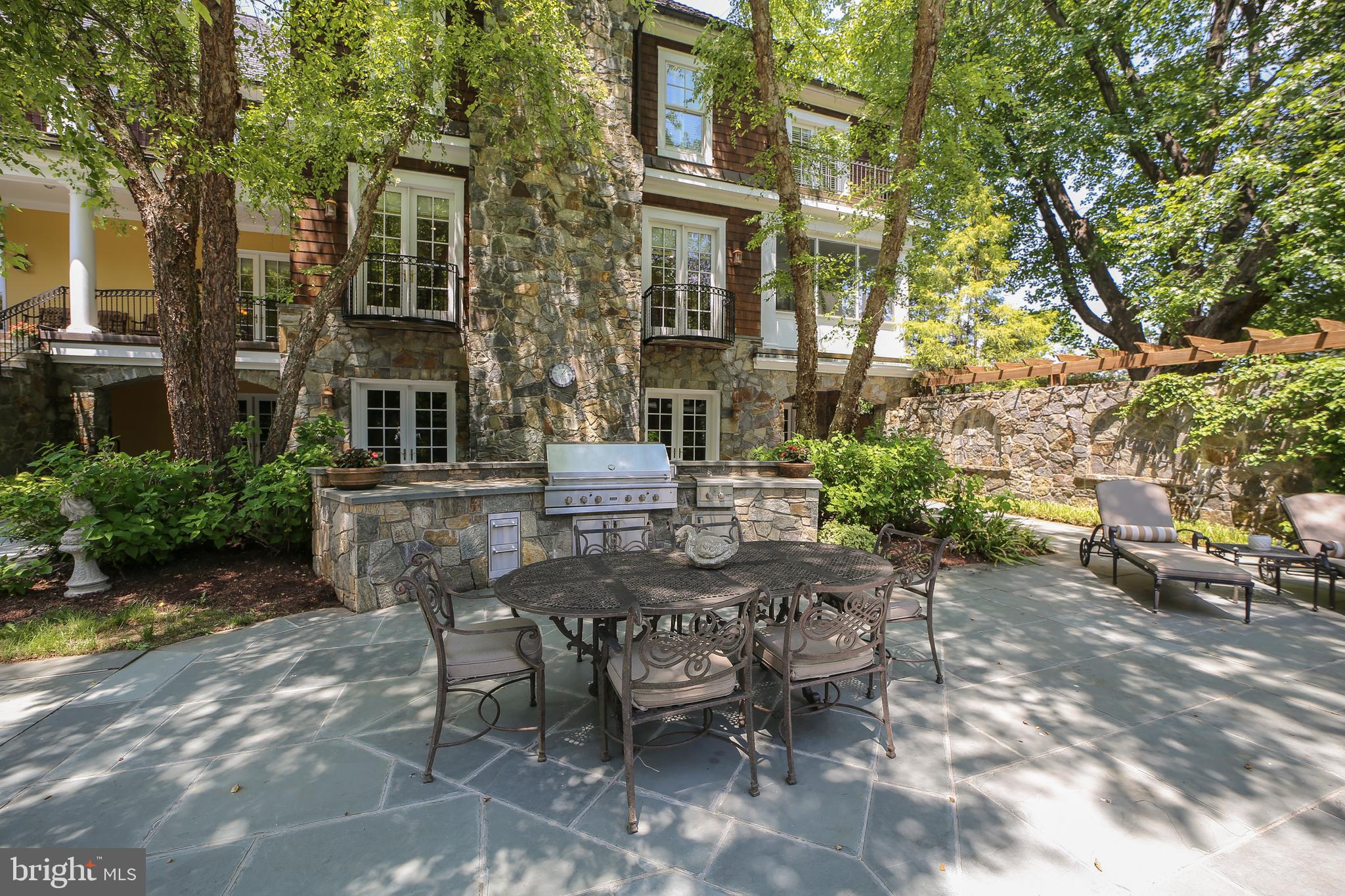 POTOMAC OUTSIDE - Residential