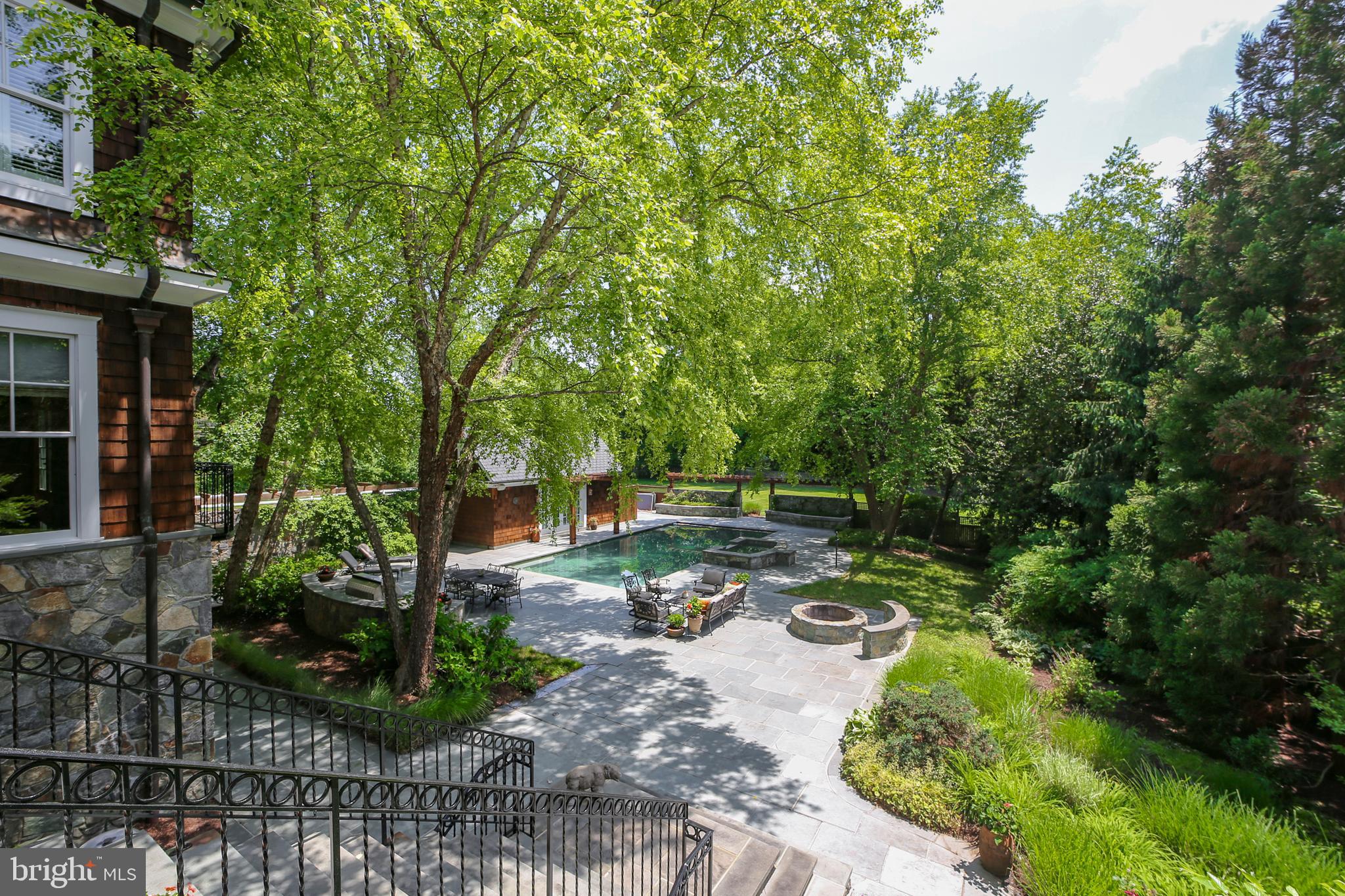 POTOMAC OUTSIDE - Residential