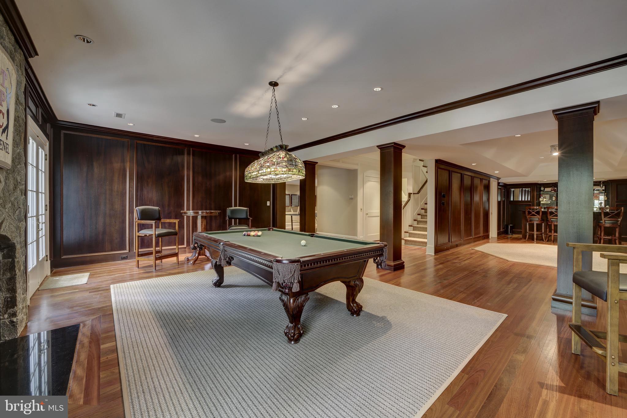 POTOMAC OUTSIDE - Residential