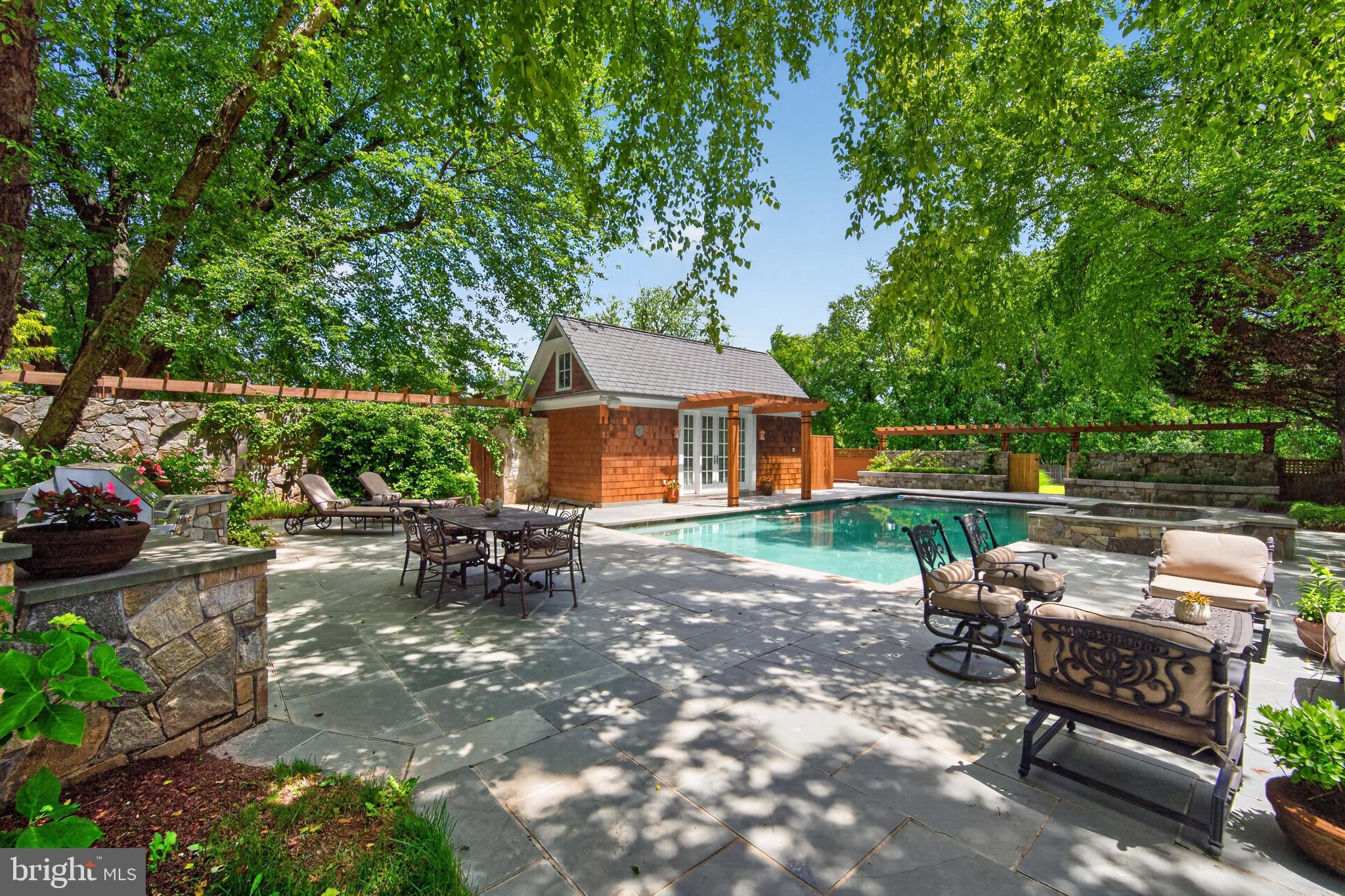 POTOMAC OUTSIDE - Residential