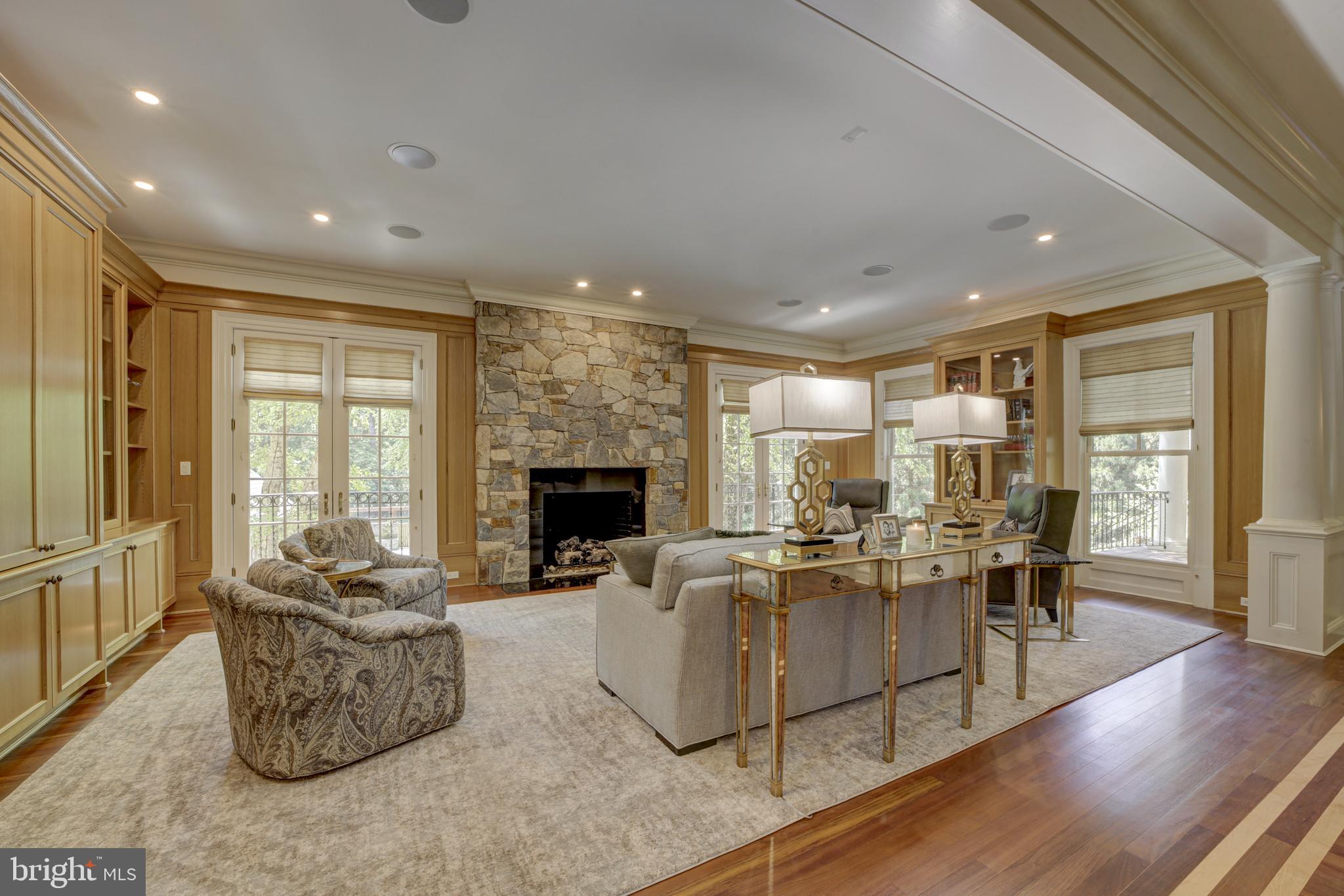 POTOMAC OUTSIDE - Residential