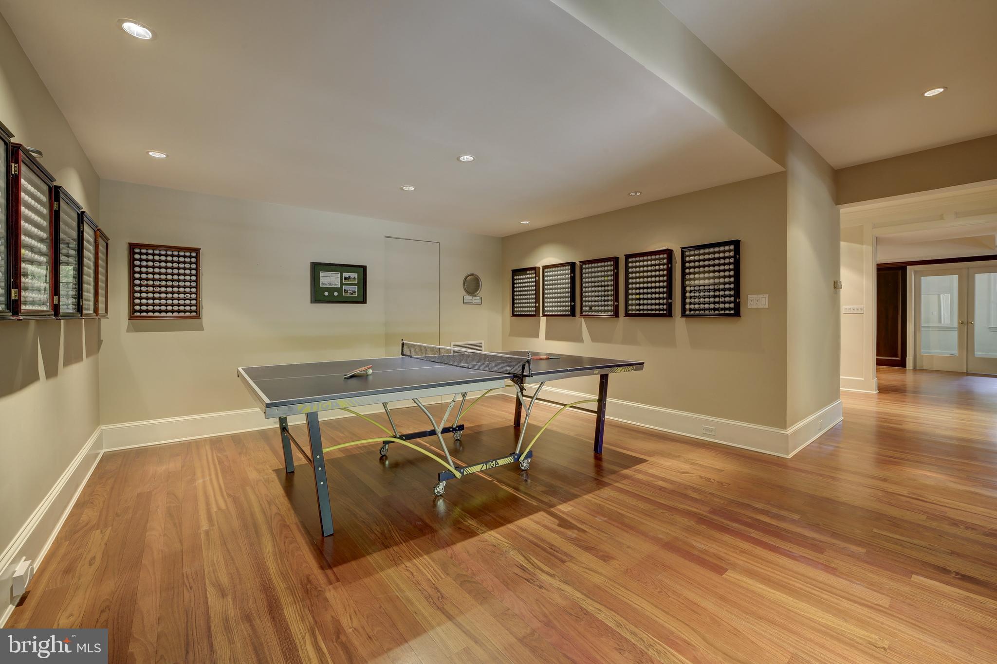 POTOMAC OUTSIDE - Residential
