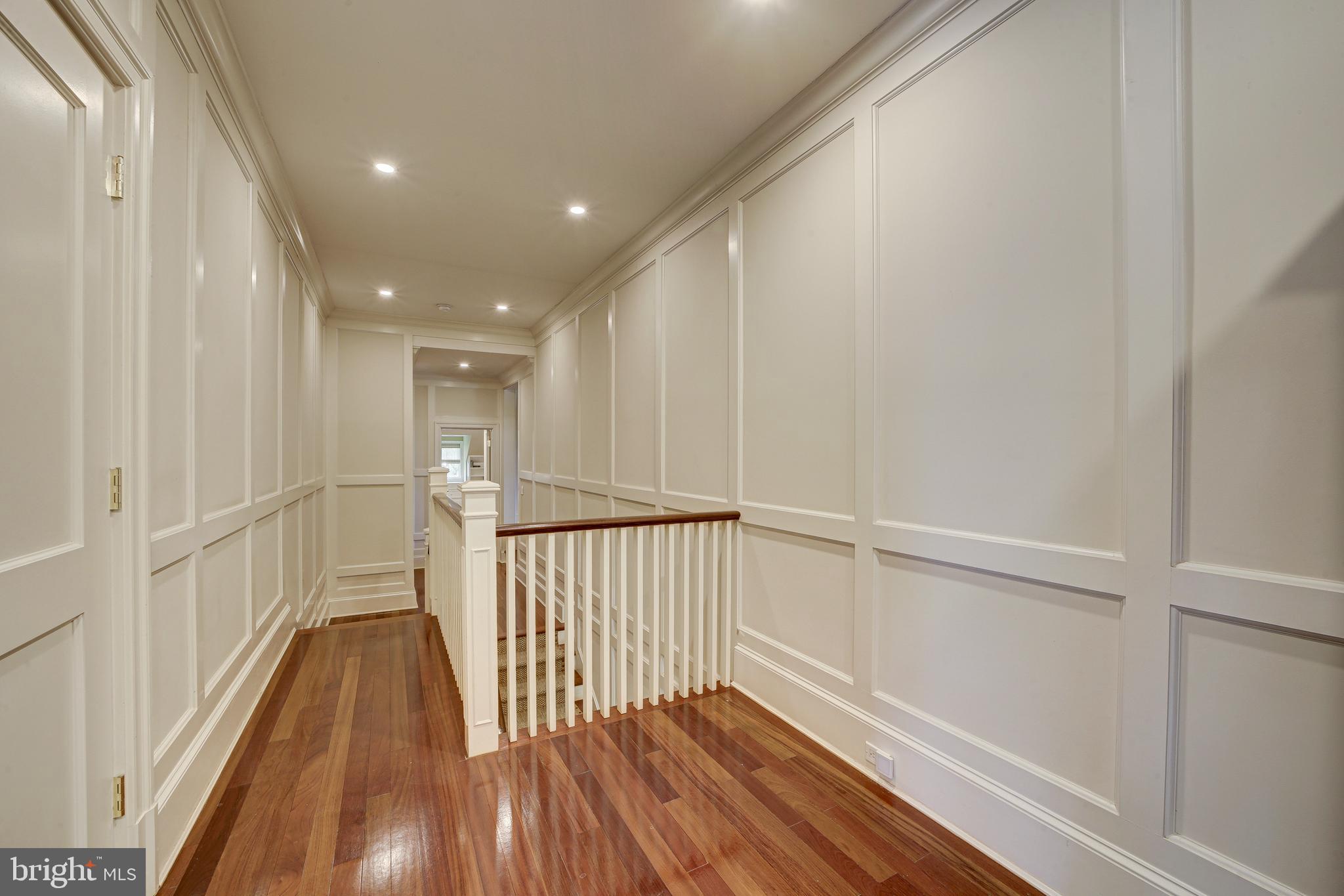 POTOMAC OUTSIDE - Residential