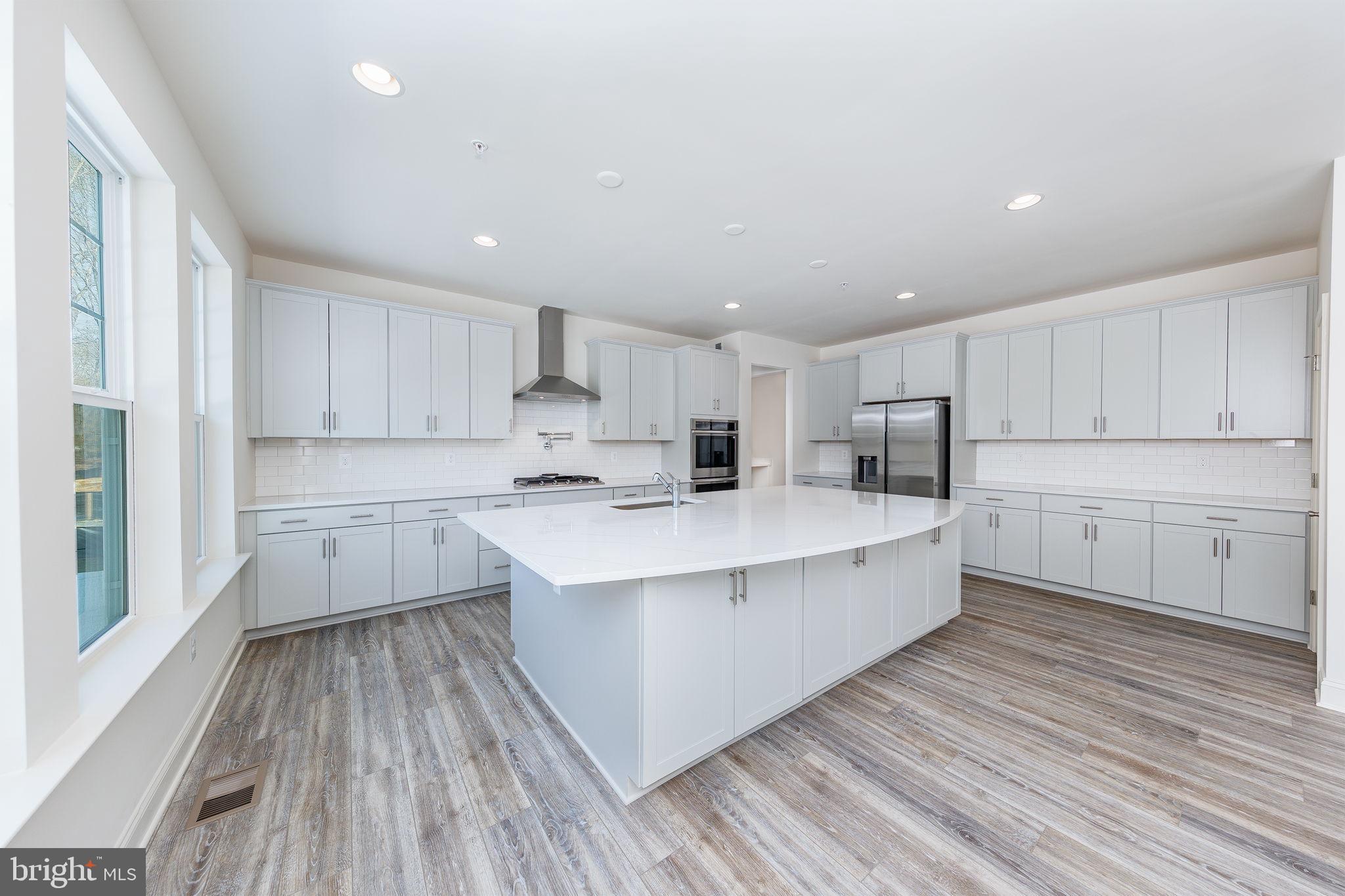 SOUTH TREEVIEW ESTATES - Residential