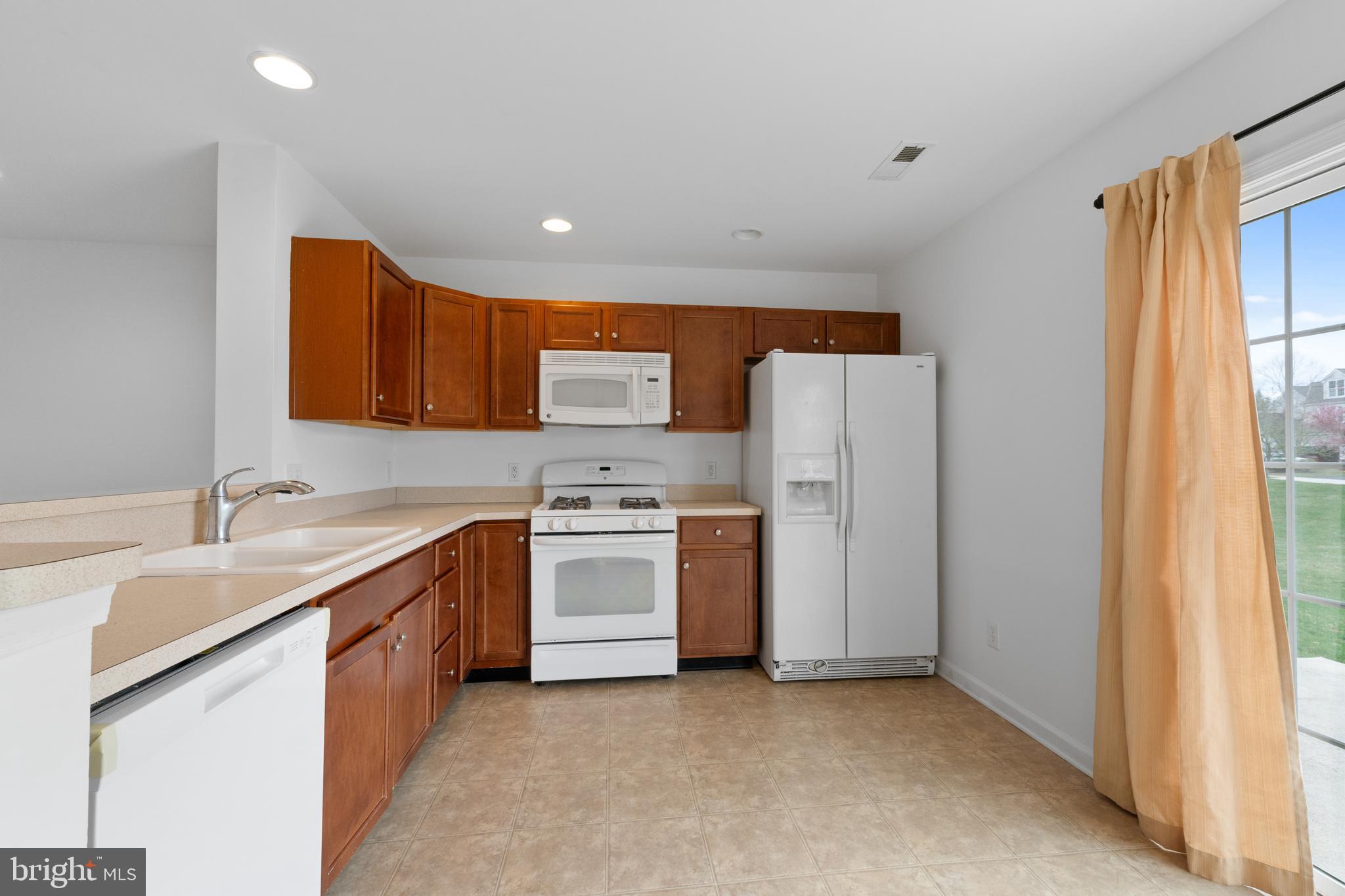 COLDWATER CONDO - Residential