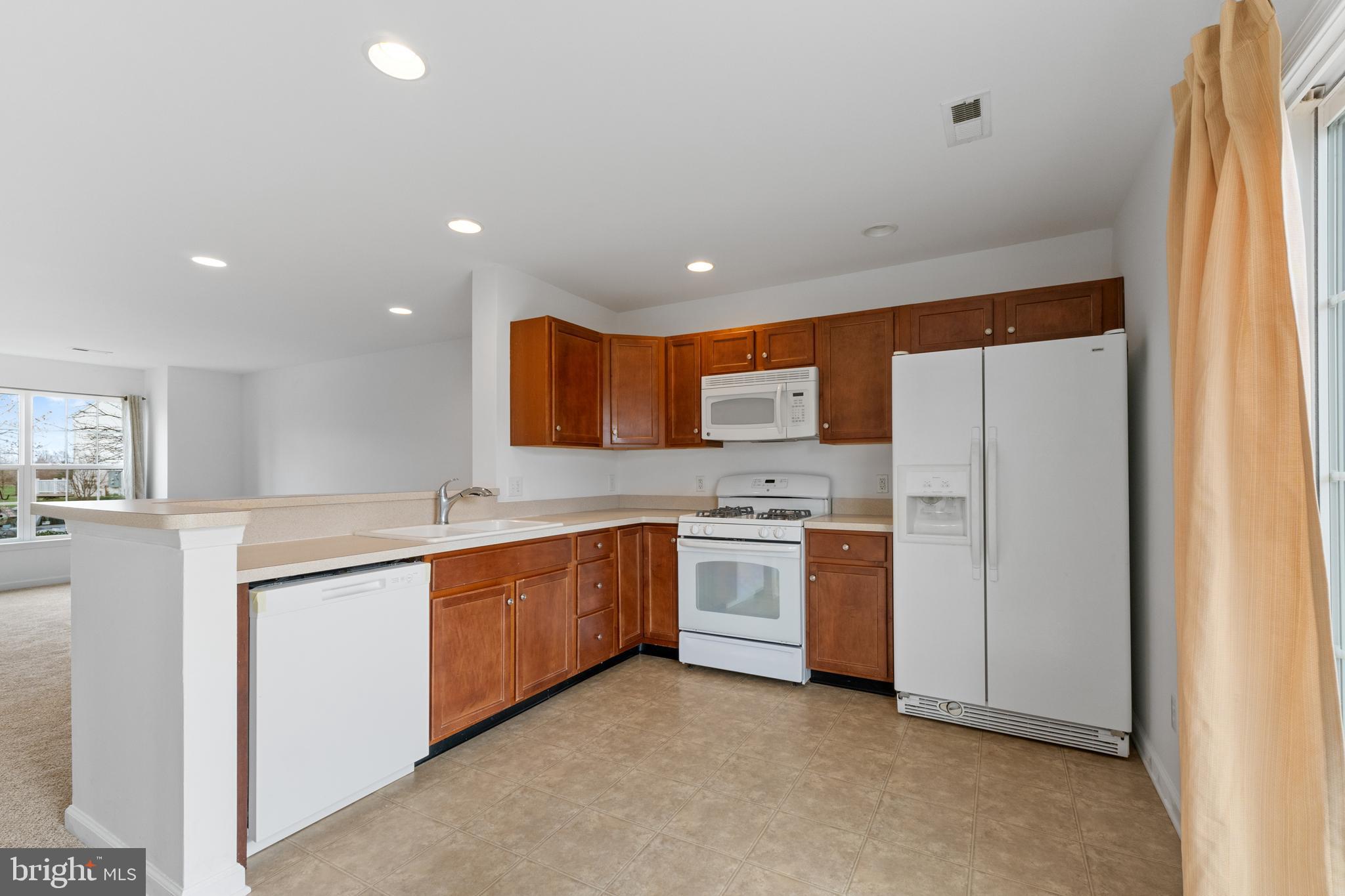 COLDWATER CONDO - Residential