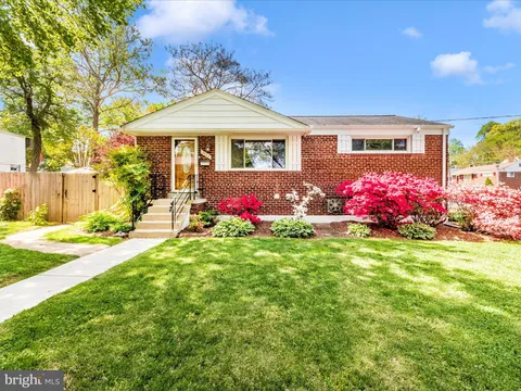 2820 Harris Avenue, Silver Spring, MD MLS: MDMC2181900