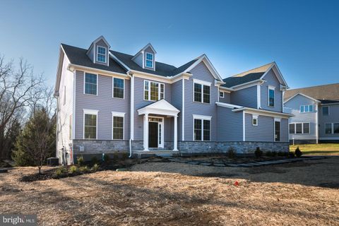 109 W FORGE ROAD GLEN MILLS PA 19342