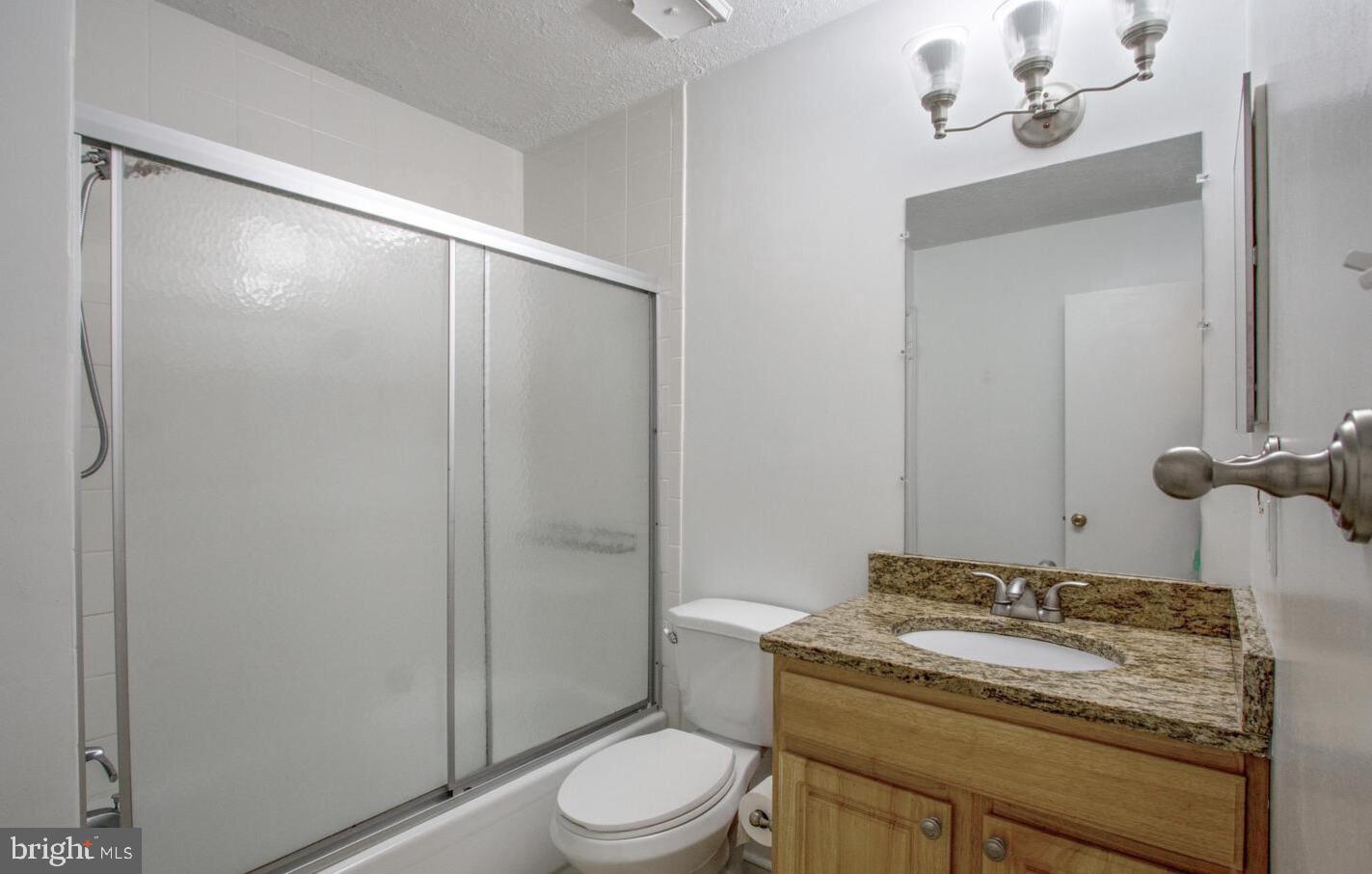 INVERNESS KNOLLS - Residential Lease