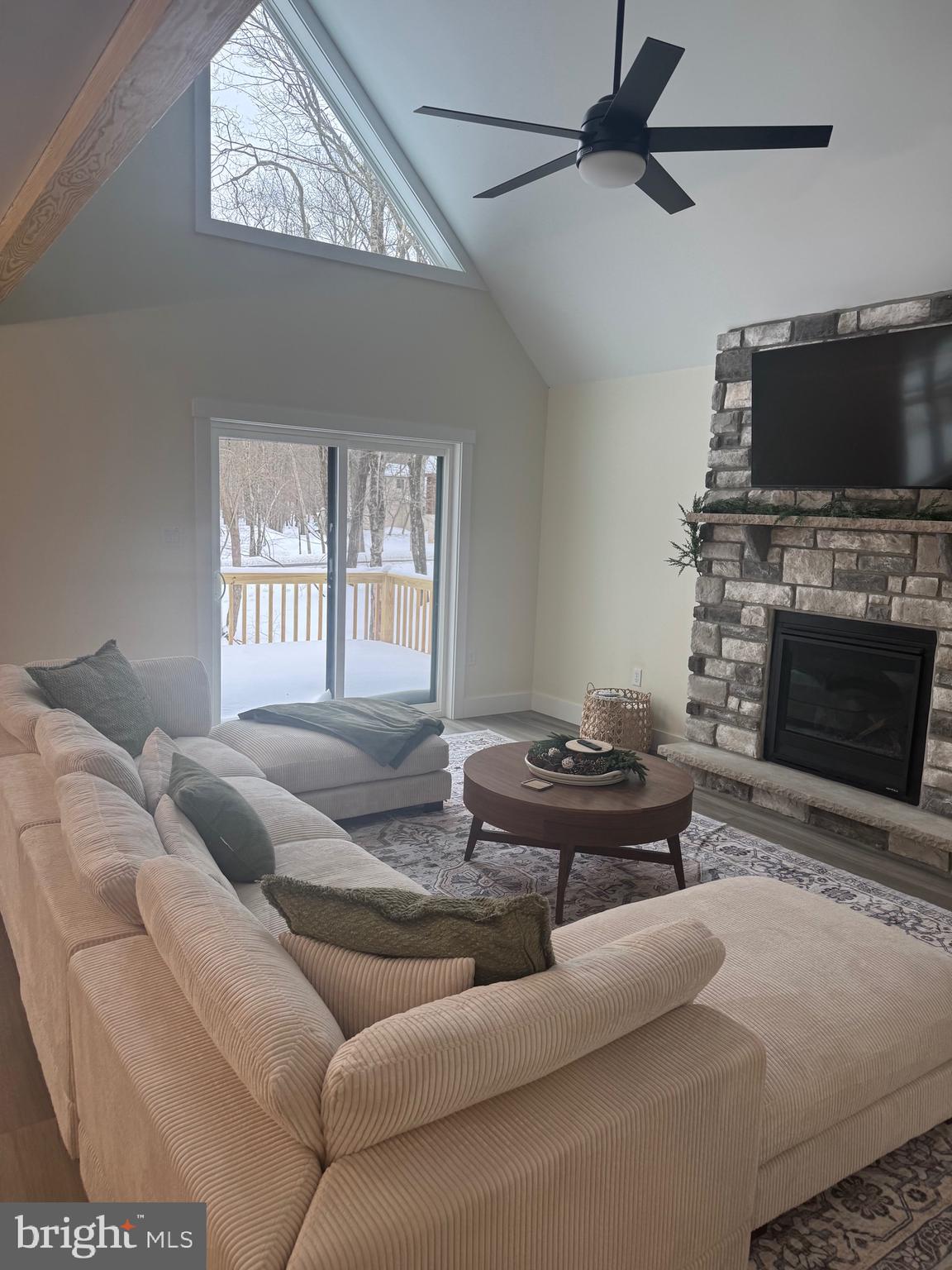 TOWAMENSING TRAILS - Residential