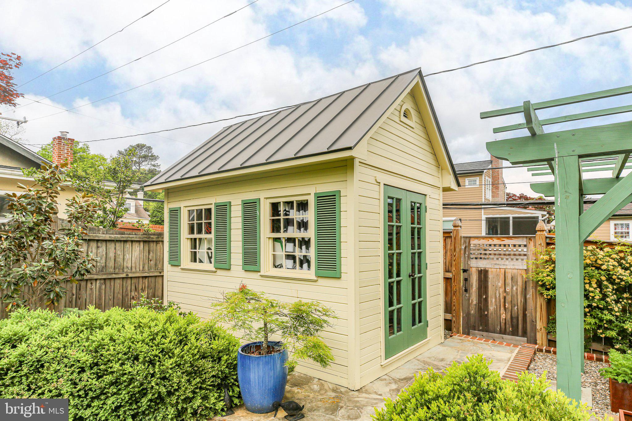 COLLEGE TERRACE - Residential