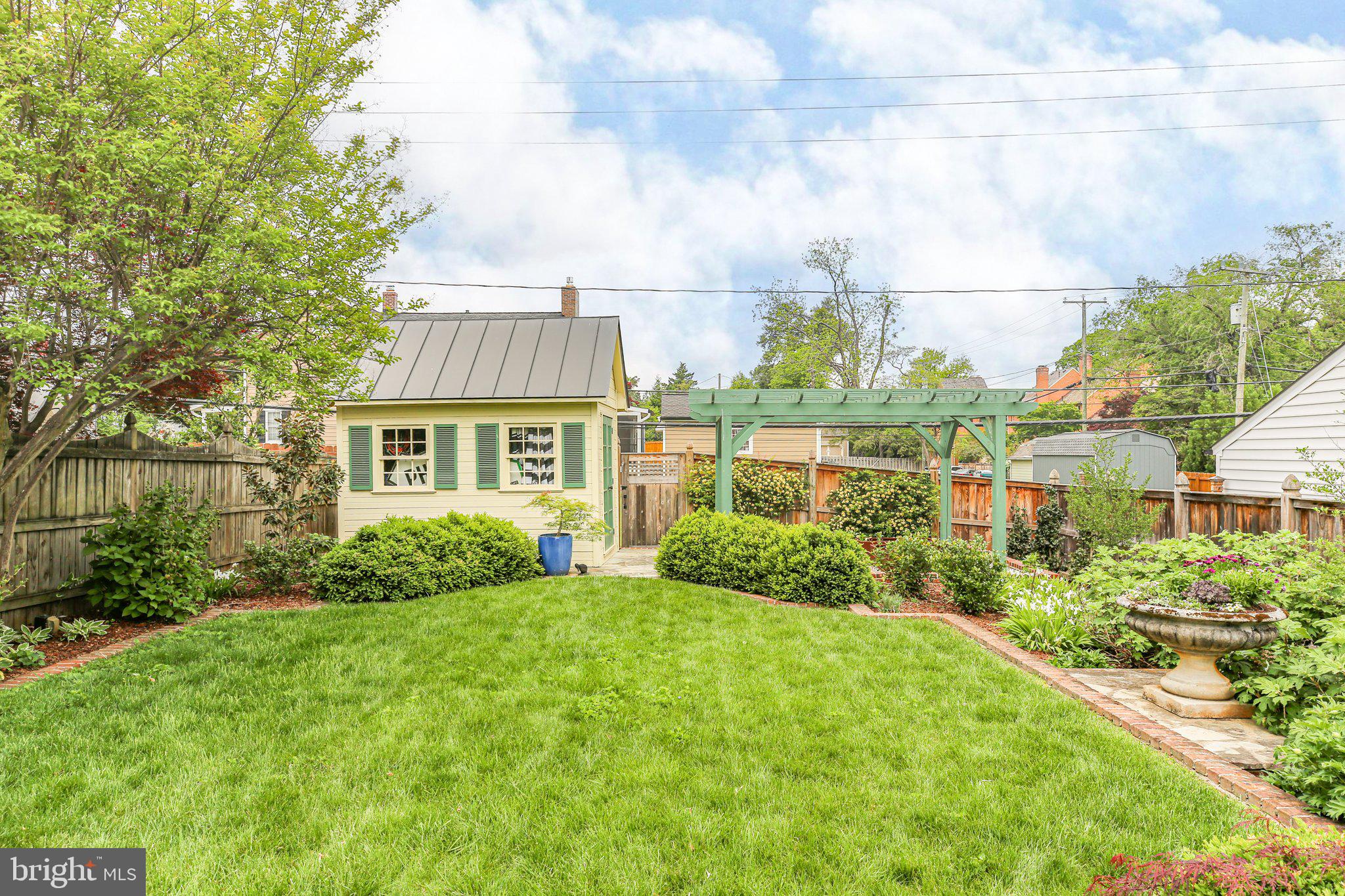 COLLEGE TERRACE - Residential