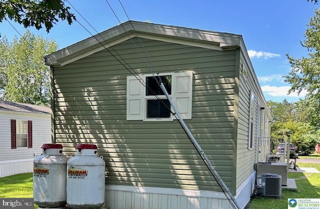 8220 AIRPORT ROAD TRLR 17