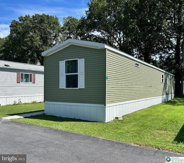 8220 AIRPORT ROAD TRLR 17