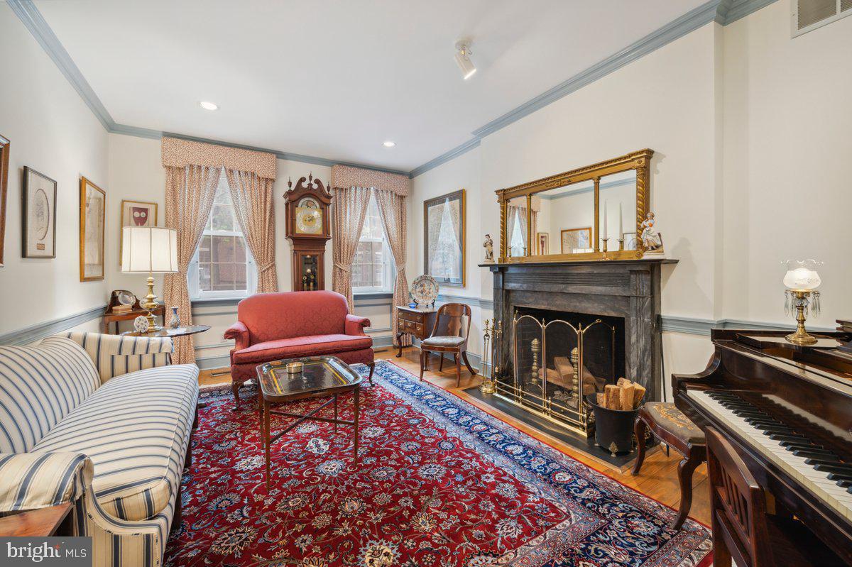 SOCIETY HILL - Residential