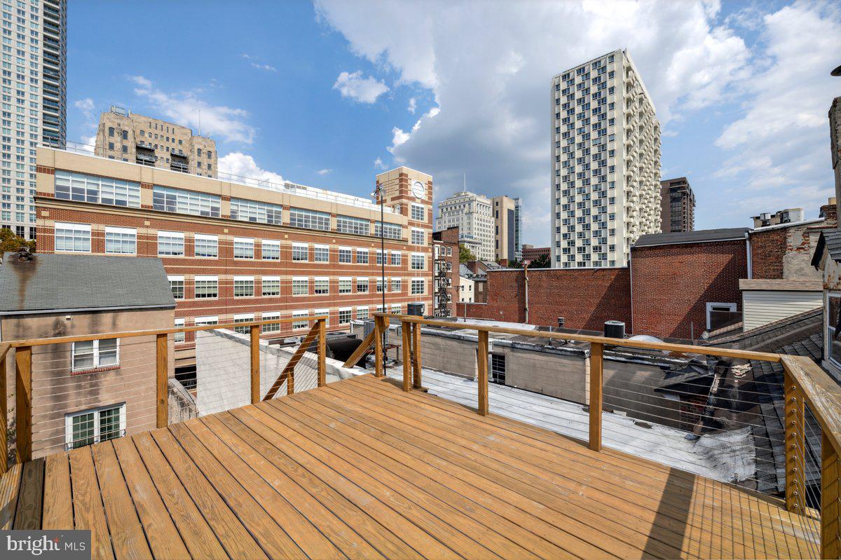 SOCIETY HILL - Residential