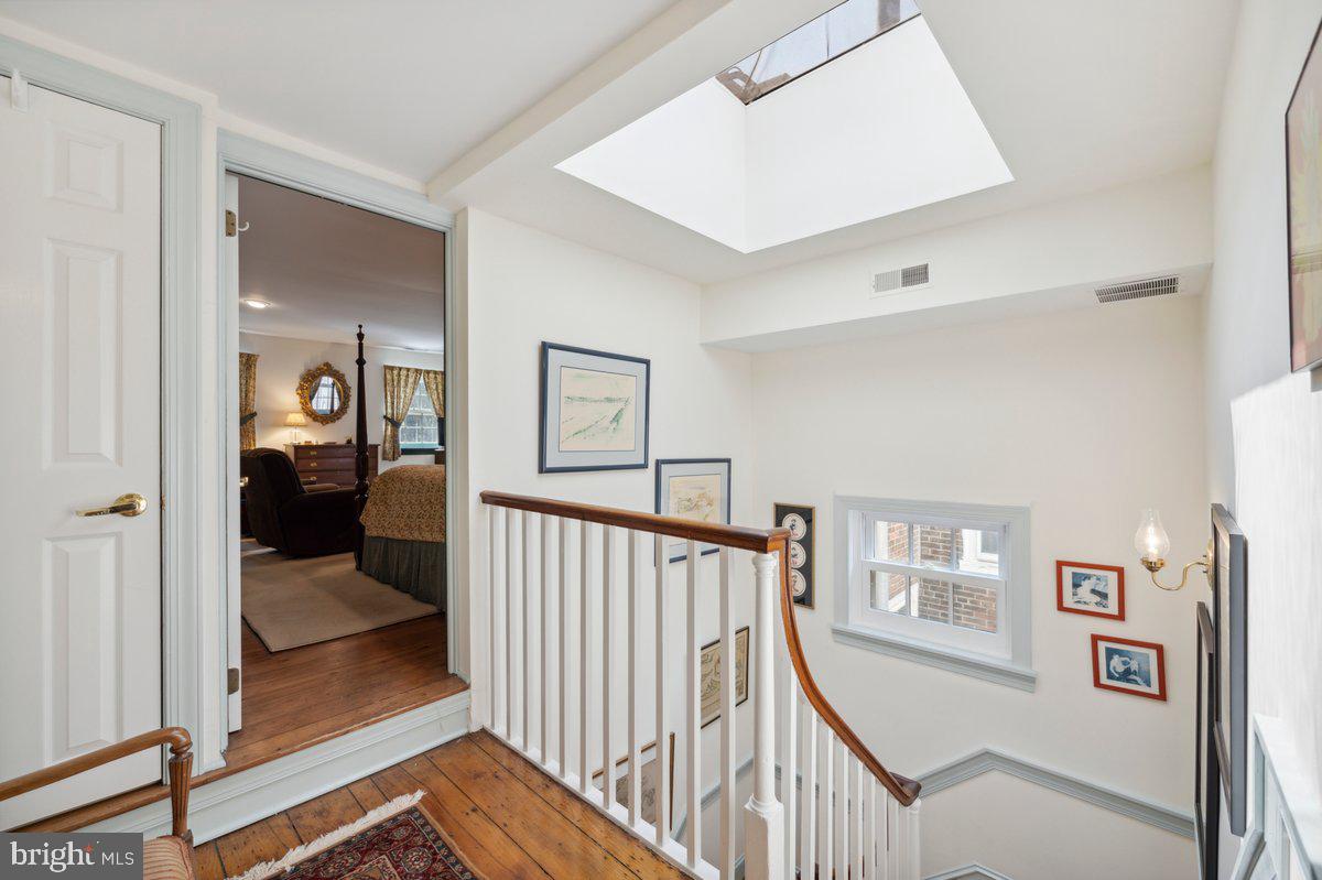 SOCIETY HILL - Residential