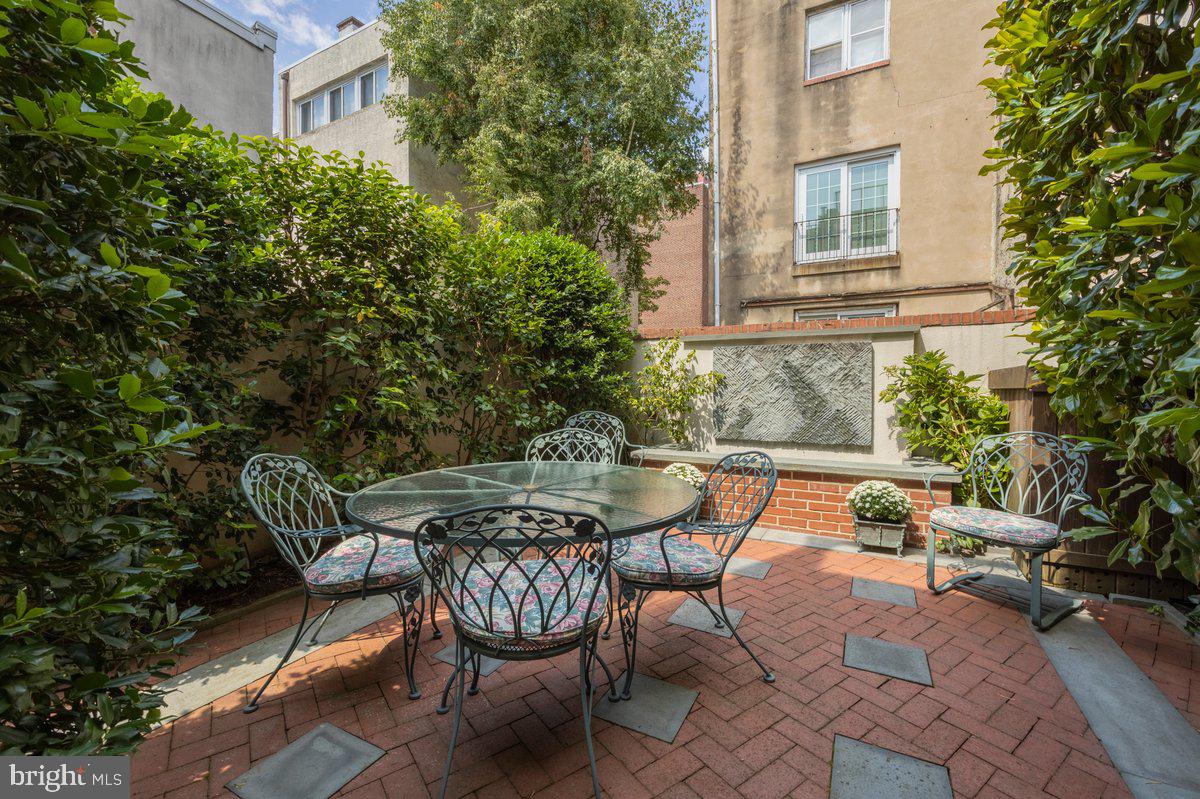 SOCIETY HILL - Residential