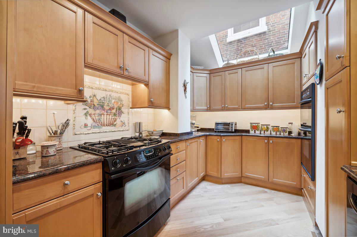 SOCIETY HILL - Residential